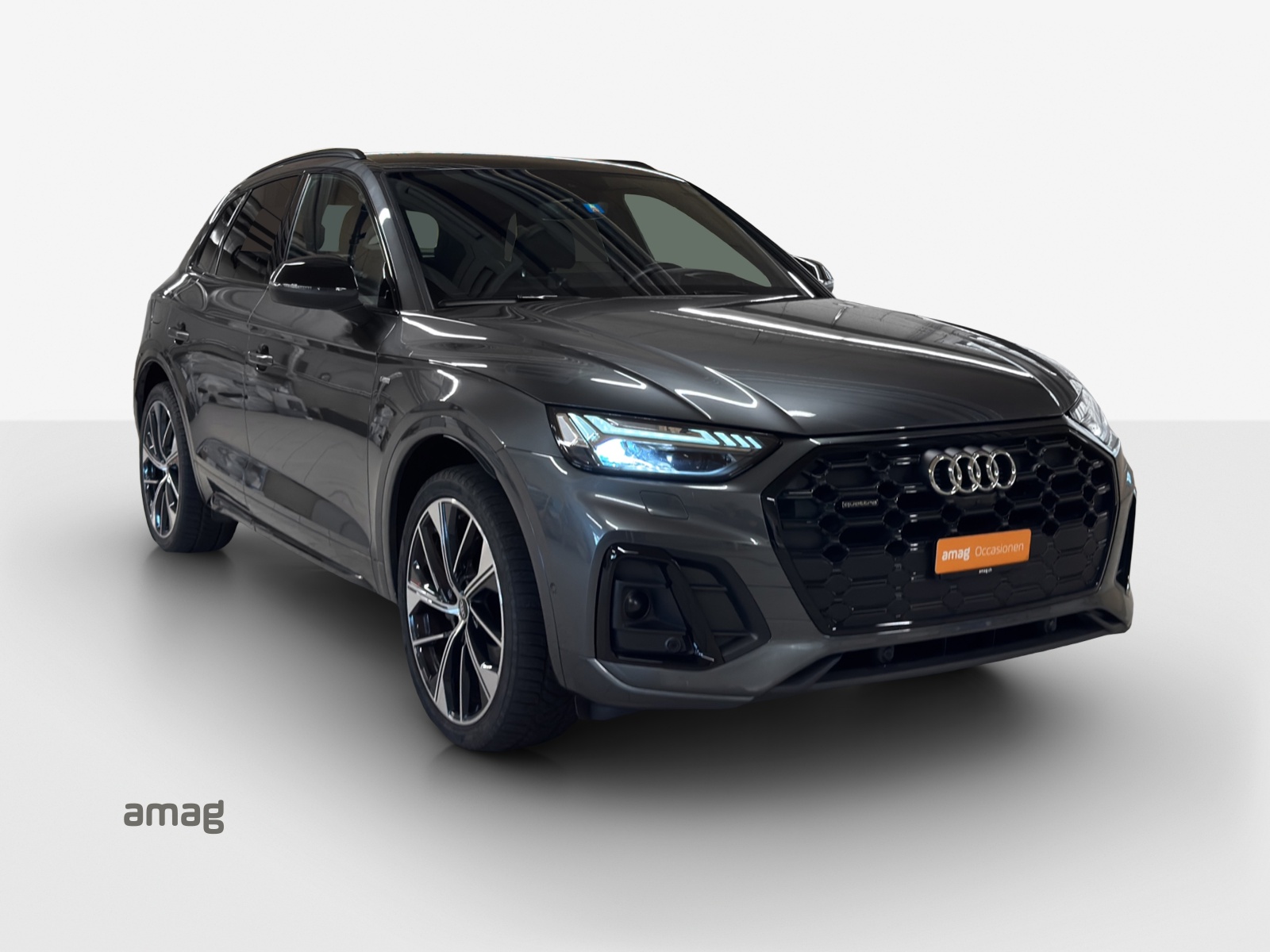 AUDI Q5 40 TDI Black Edition quattro S-tronic-image-5