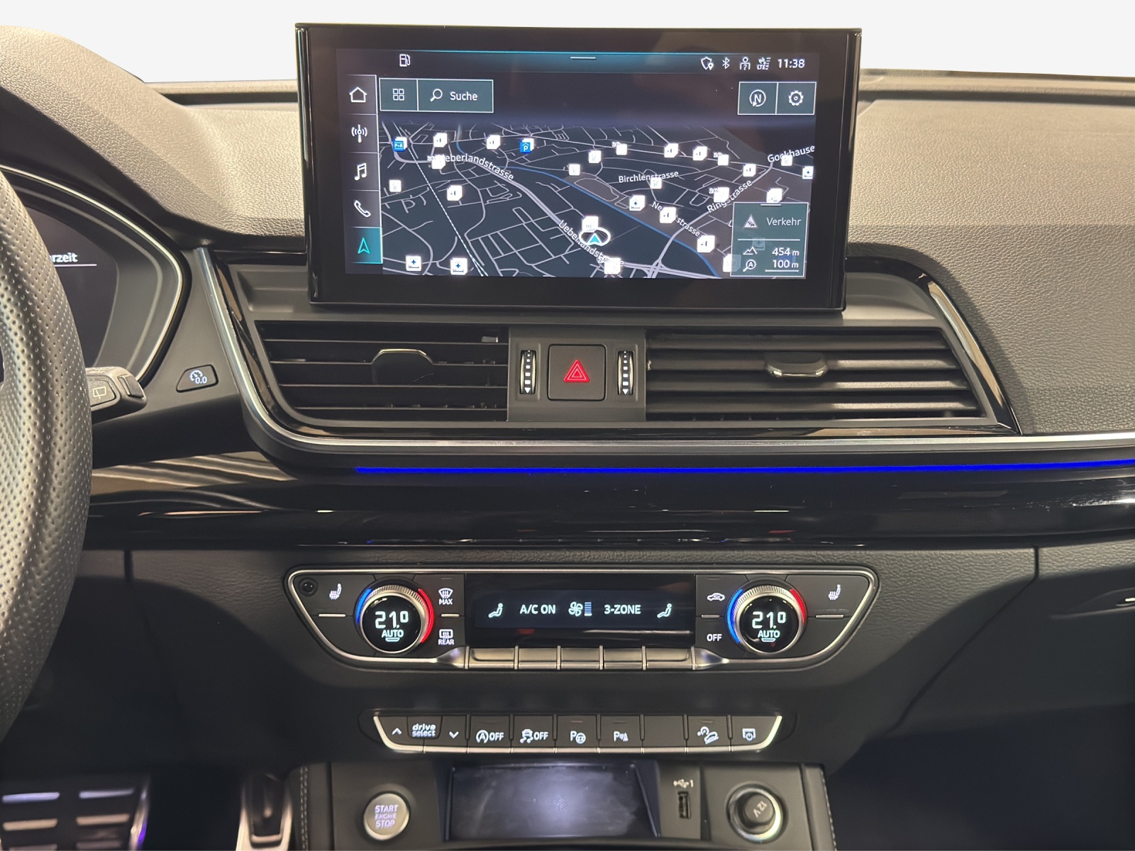 AUDI Q5 40 TDI Black Edition quattro S-tronic-image-10