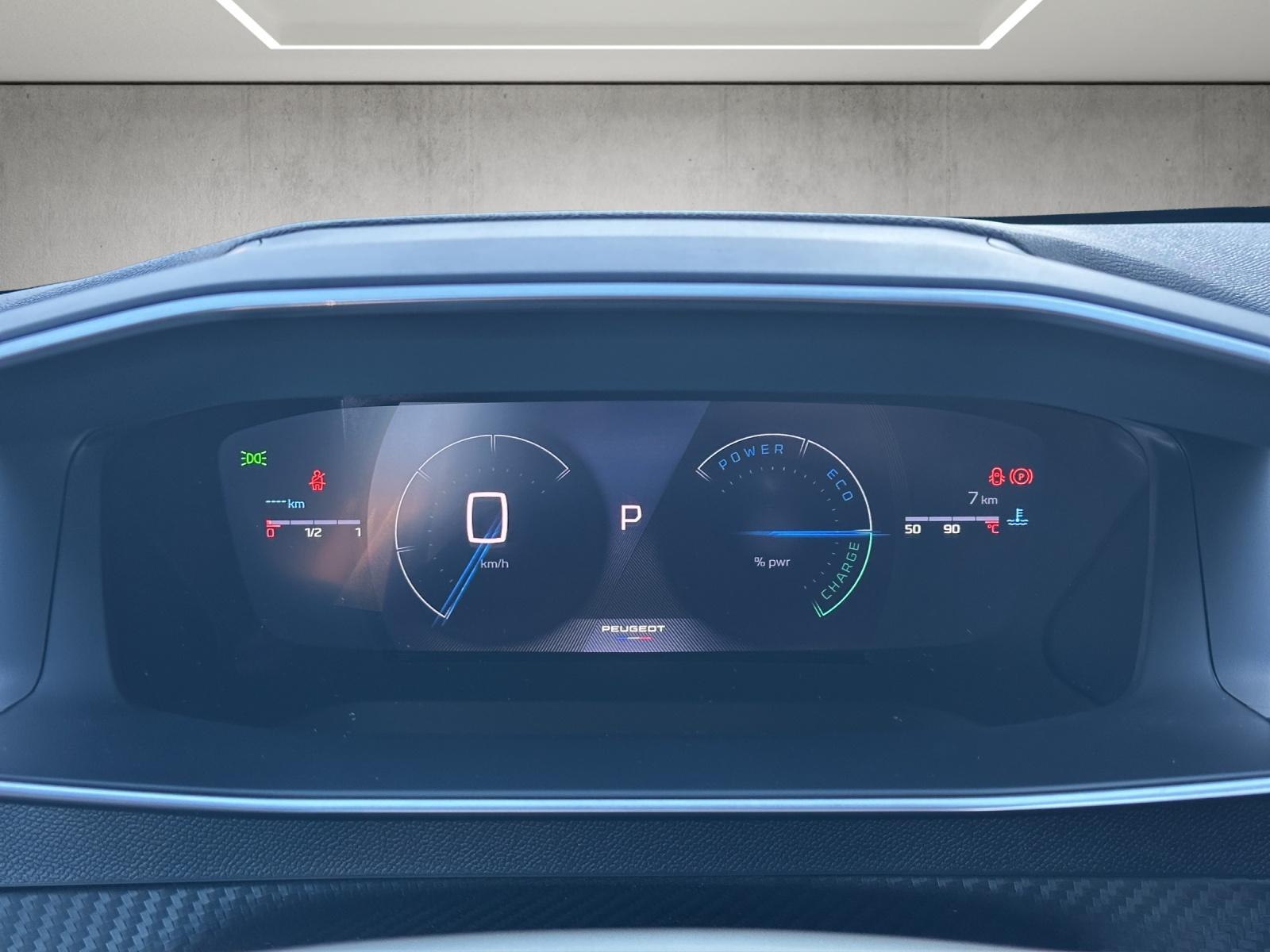 PEUGEOT 208 1.2 Hybrid 145 GT Exclusive-image-13