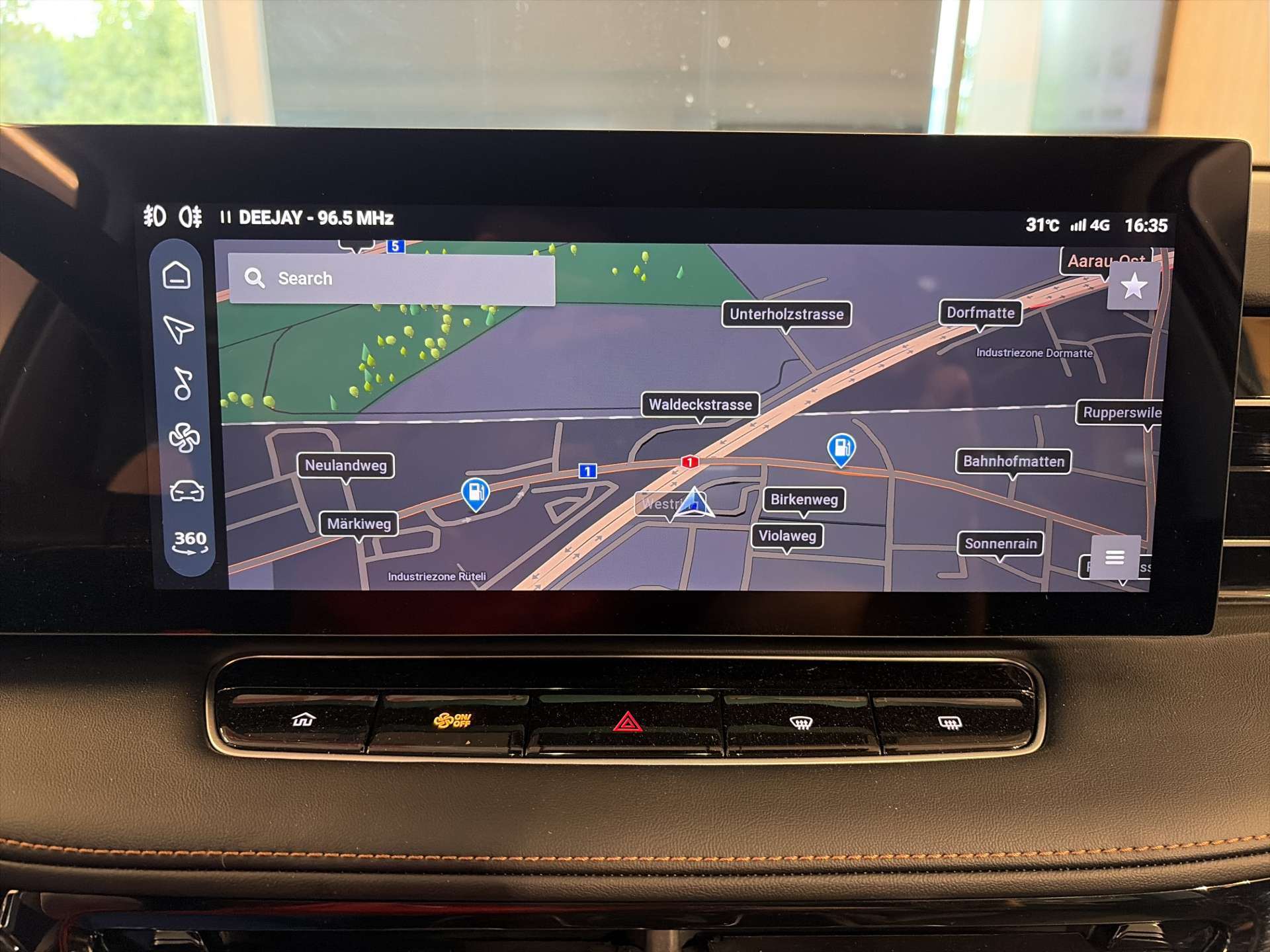 MG HS 1.5 T Hybrid+ Luxury 224PS Automat-image-1