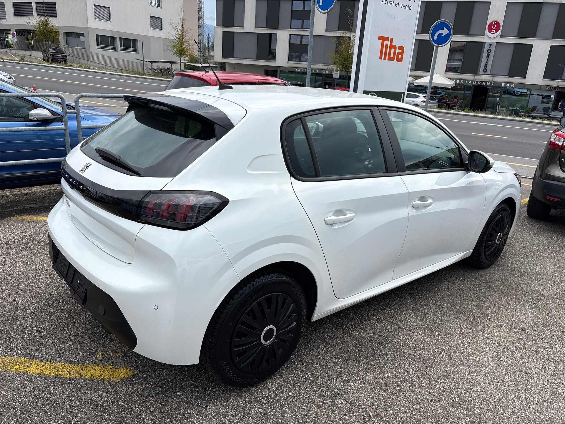 PEUGEOT 208 1.2 PureTech Active-image-3
