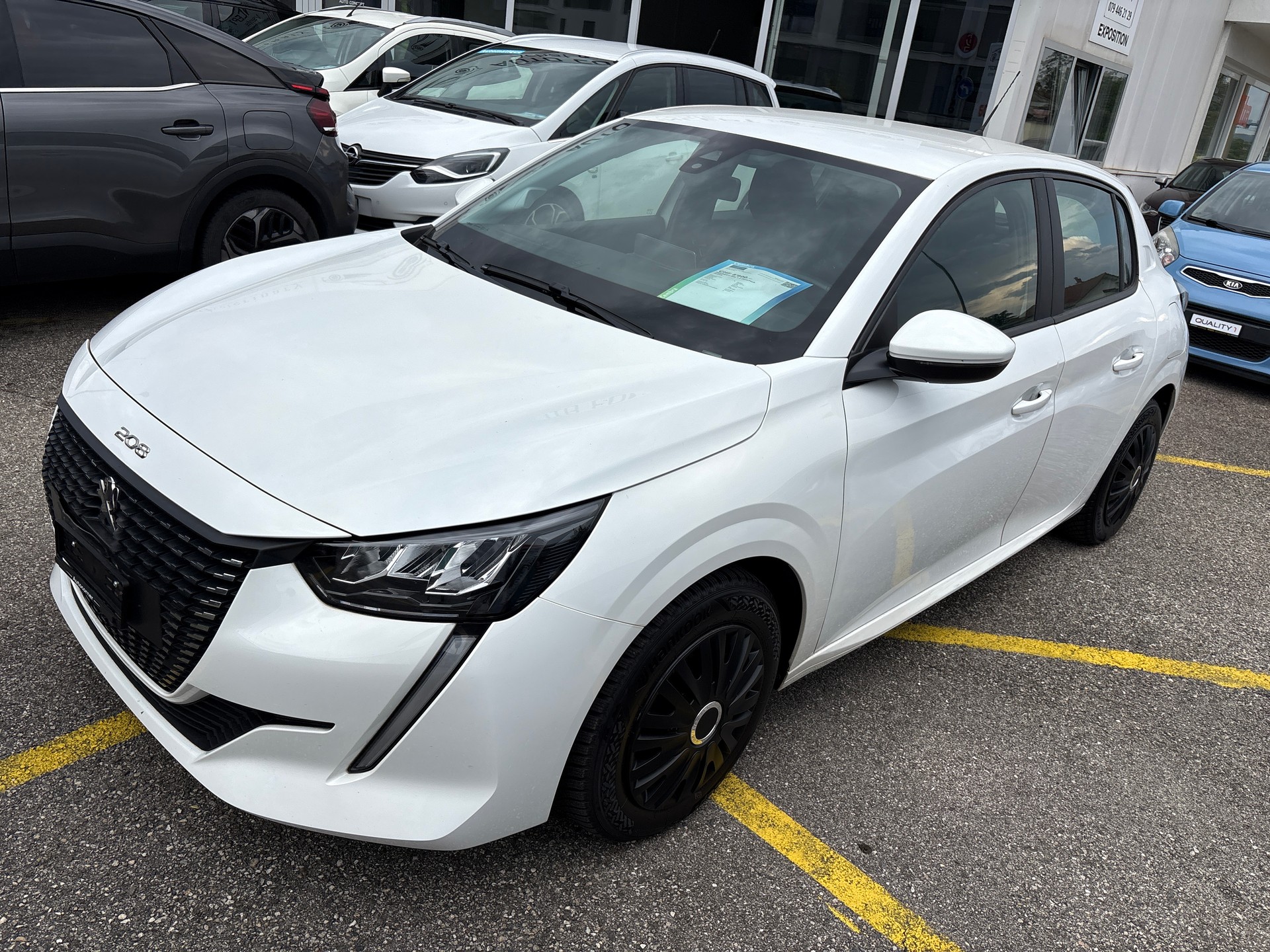 PEUGEOT 208 1.2 PureTech Active-image-1