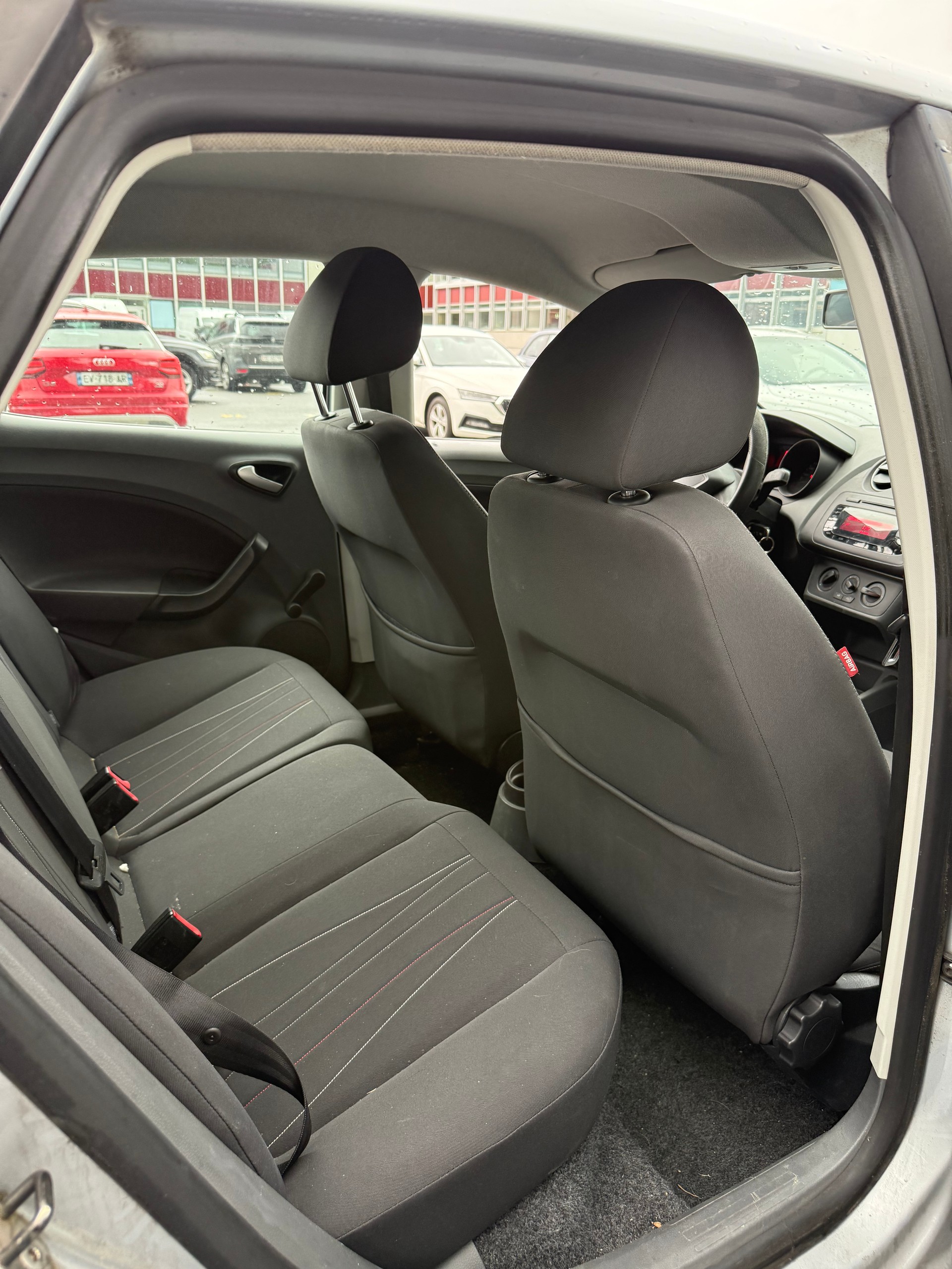 SEAT Ibiza SC 1.4 Style-image-6