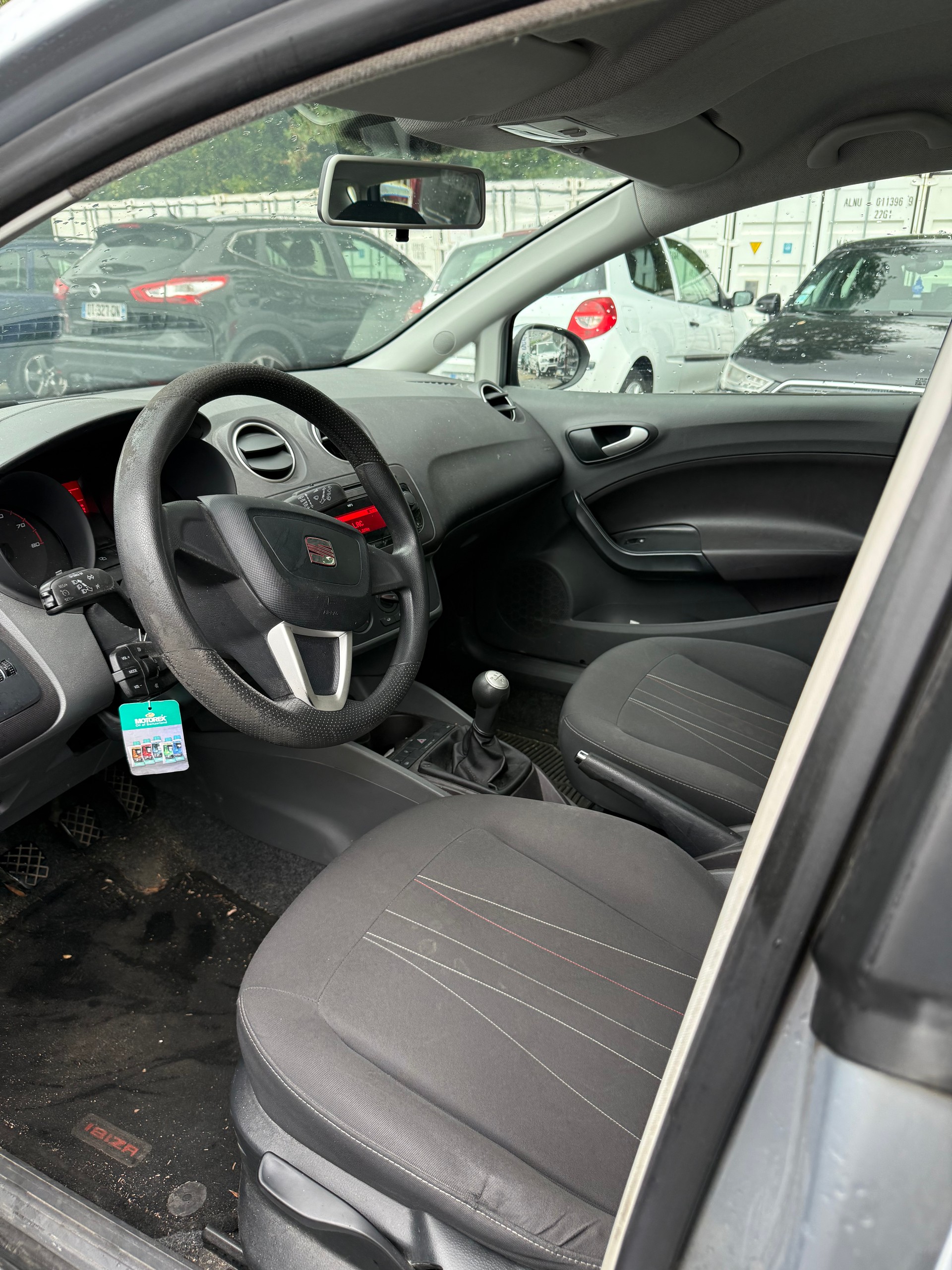 SEAT Ibiza SC 1.4 Style-image-9