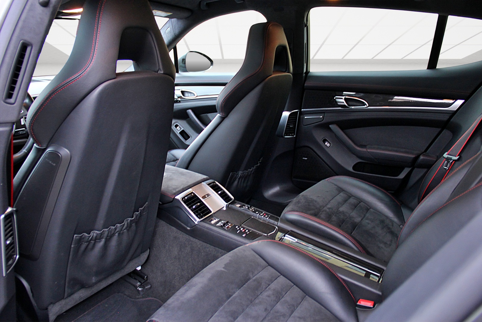 PORSCHE Panamera GTS 4.8 PDK-image-9