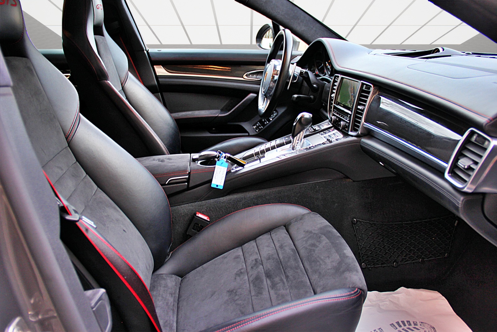 PORSCHE Panamera GTS 4.8 PDK-image-13