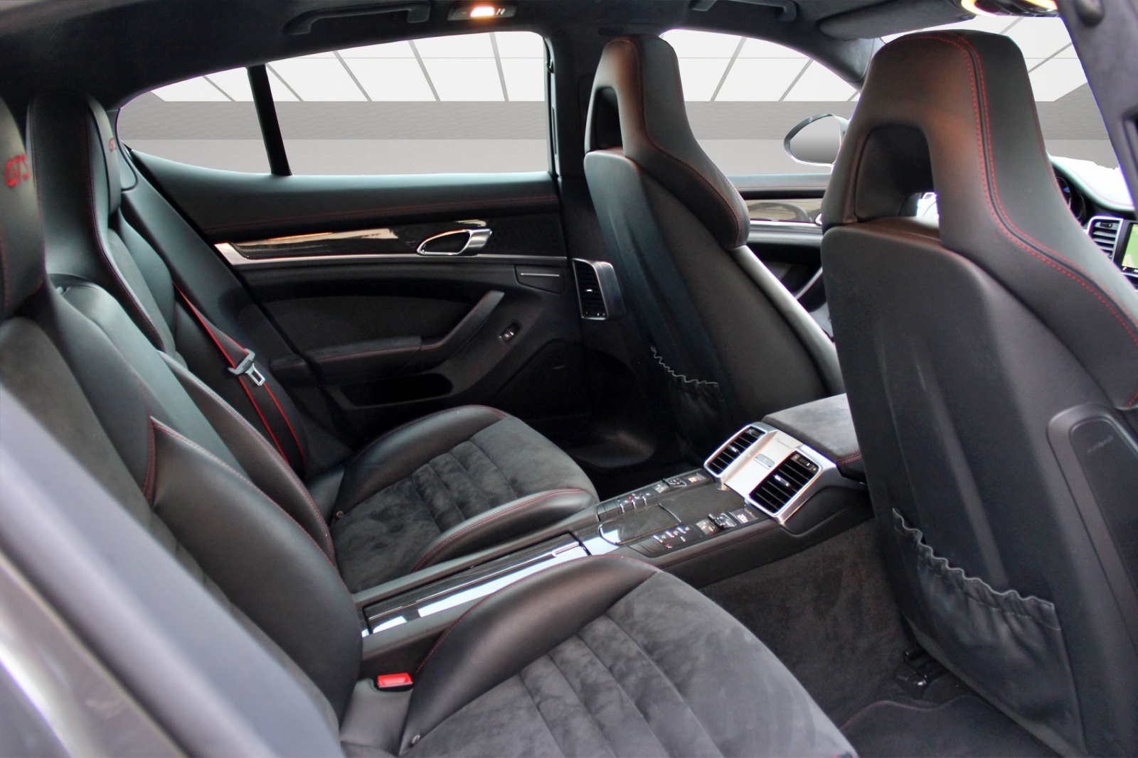 PORSCHE Panamera GTS 4.8 PDK-image-11