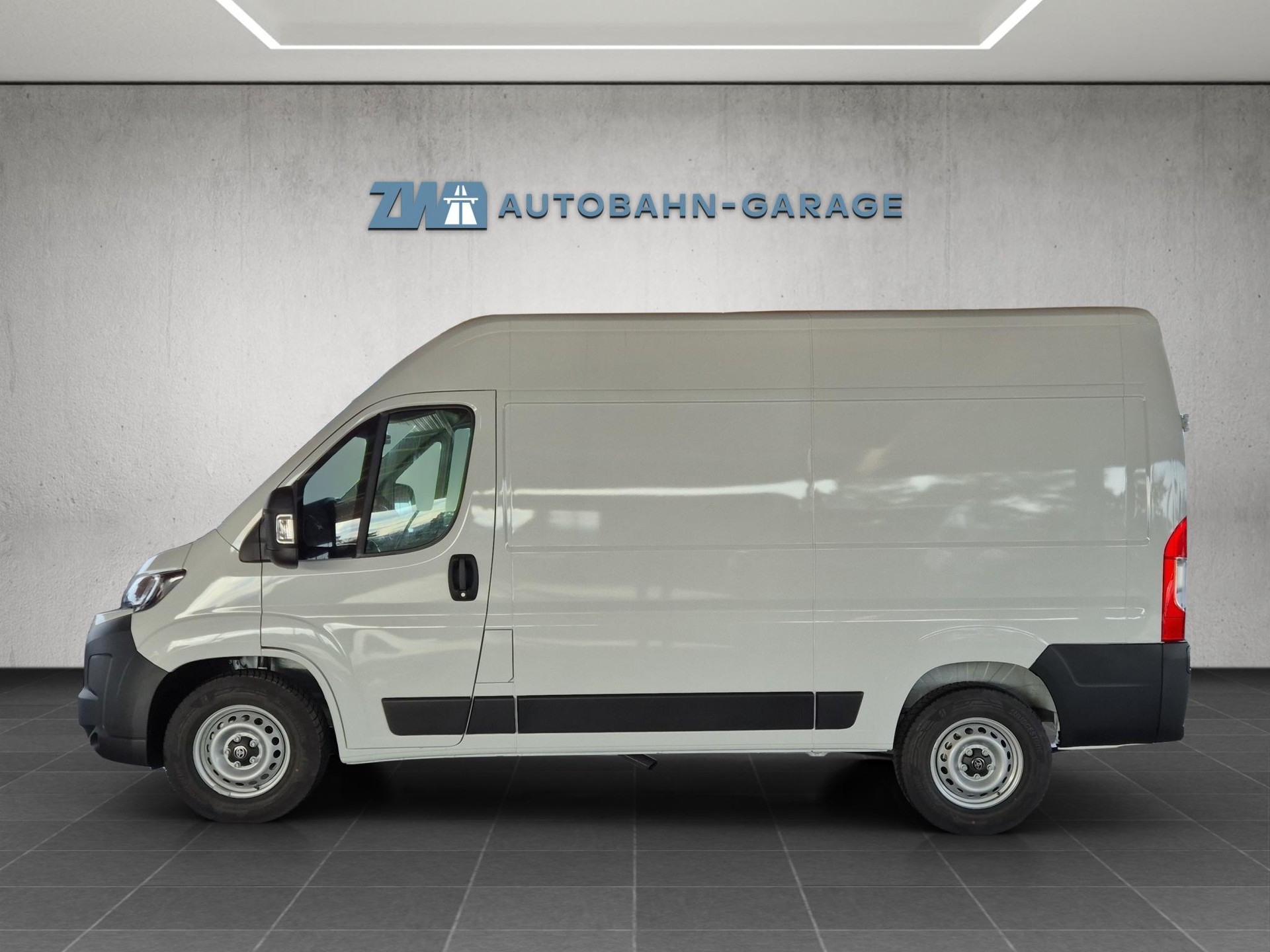 TOYOTA PROACE MAX Van 3.5 L2H2 2.2 D Active-image-1