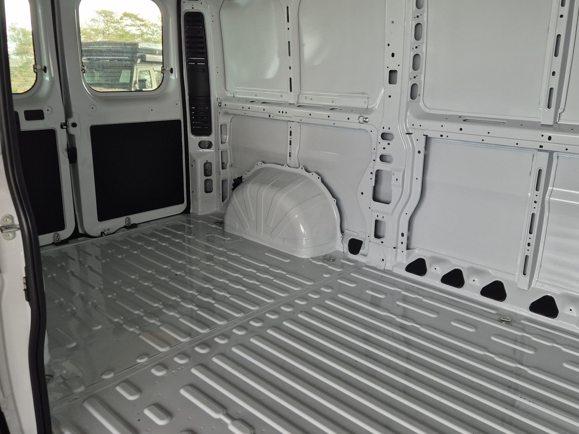 TOYOTA PROACE MAX Van 3.5 L2H2 2.2 D Active-image-13