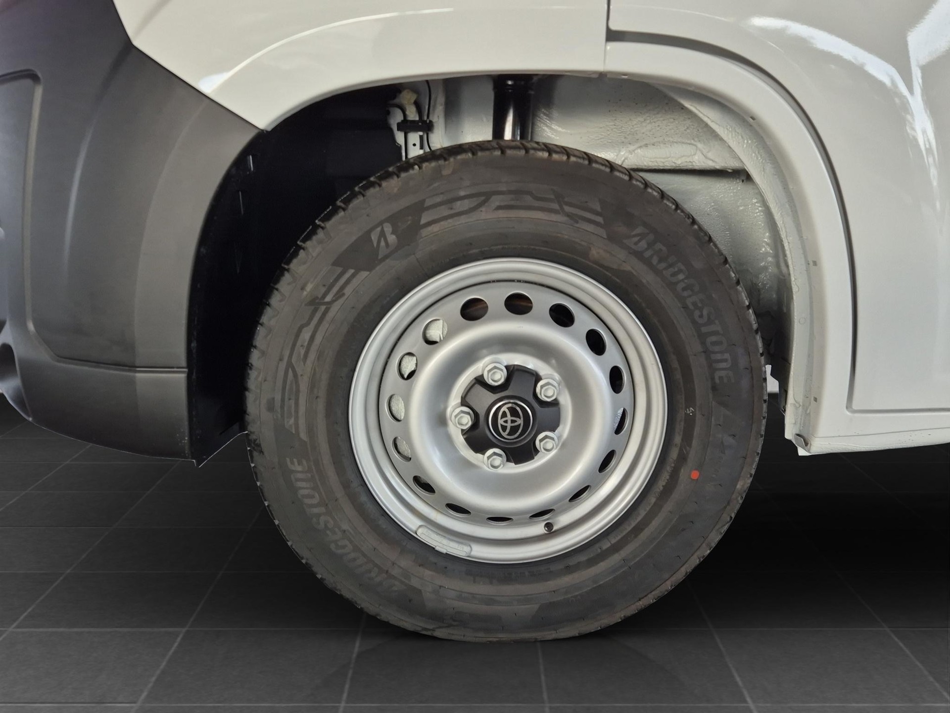 TOYOTA PROACE MAX Van 3.5 L2H2 2.2 D Active-image-15