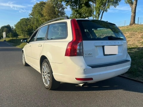 VOLVO 2.5 T5 Momentum AWD-image-1