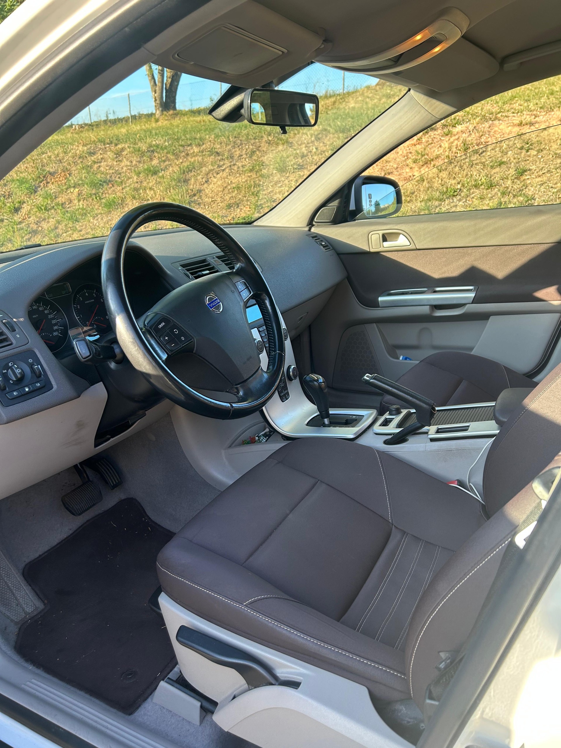 VOLVO 2.5 T5 Momentum AWD-image-3
