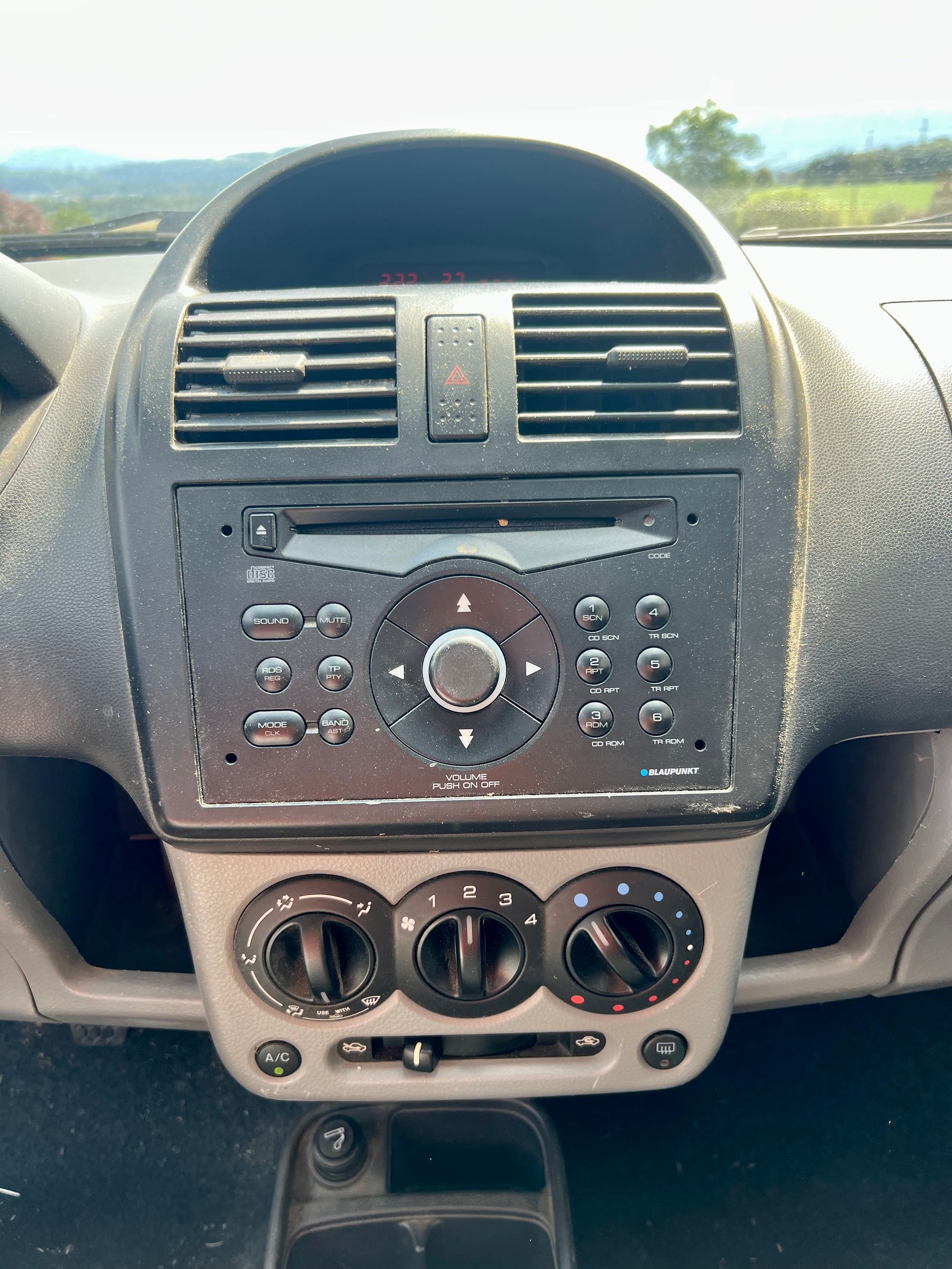 SUBARU G3X Justy 1.3 AWD by Nutzfahrzeugcenter Seetal-image-9