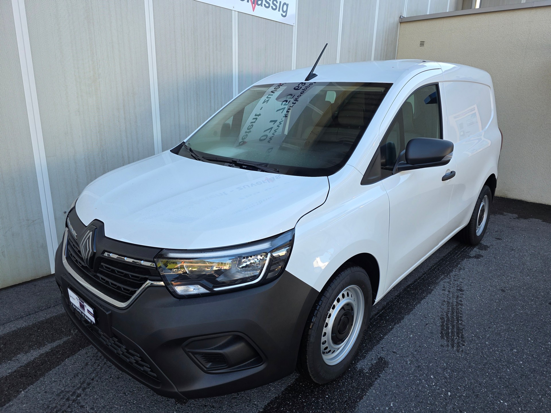 RENAULT Kangoo Van 1.3TCe Standard 130 PF Extra-image-1