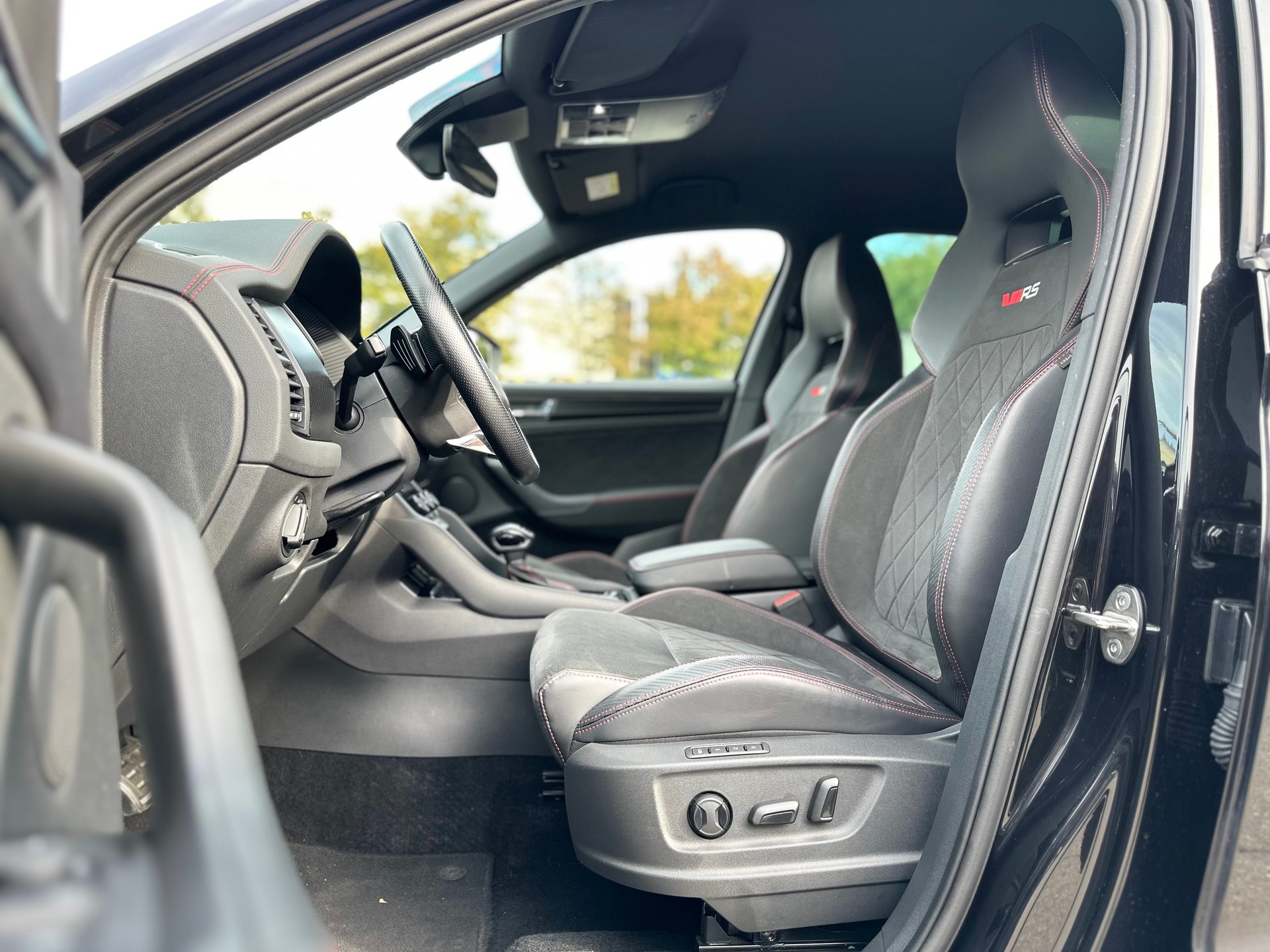 SKODA Kodiaq 2.0 TSI 4x4 RS-image-12