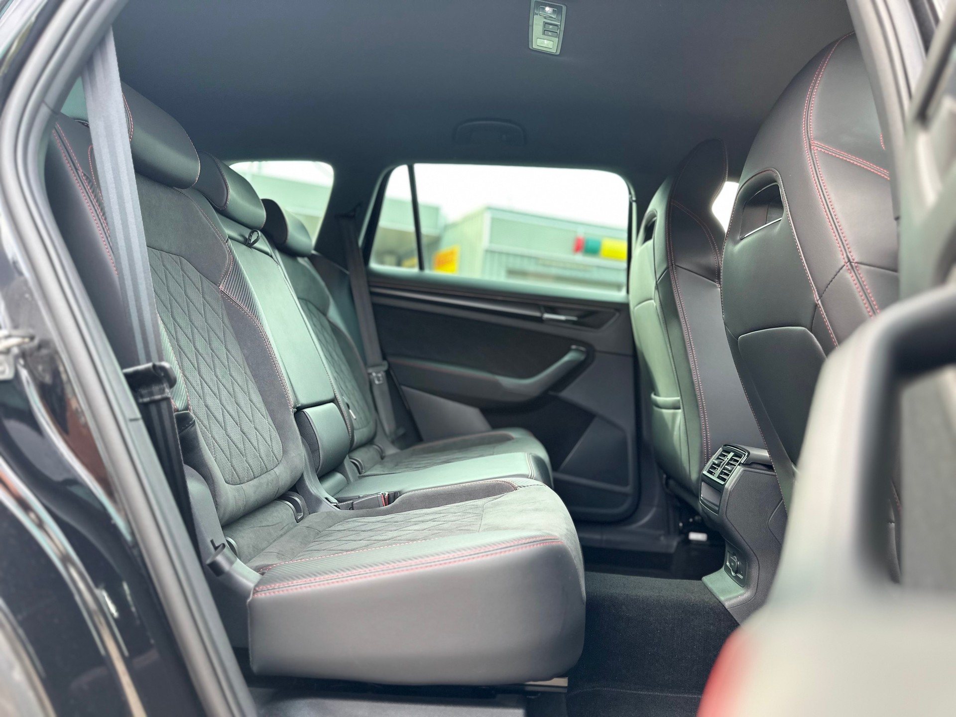 SKODA Kodiaq 2.0 TSI 4x4 RS-image-15