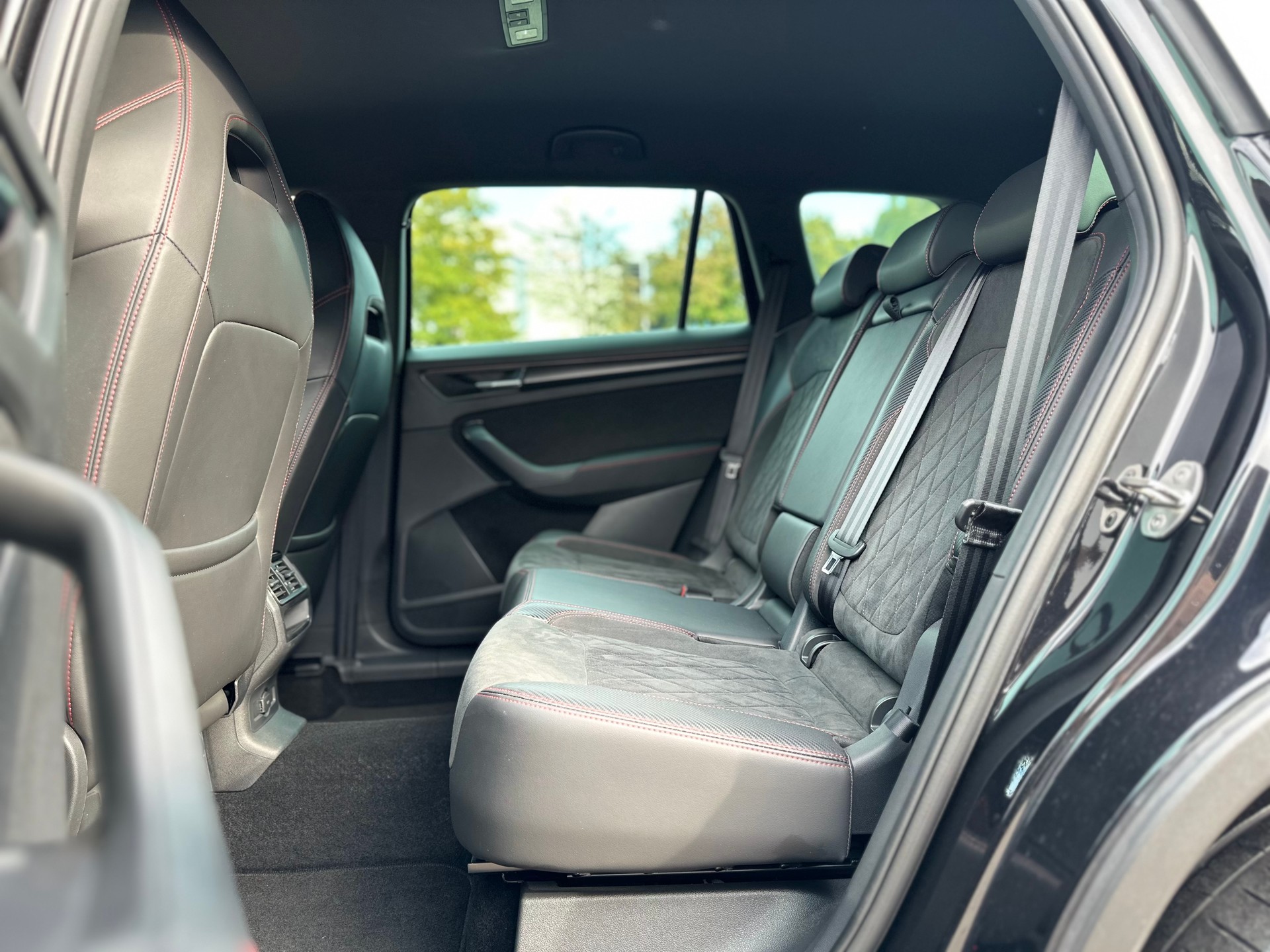 SKODA Kodiaq 2.0 TSI 4x4 RS-image-14