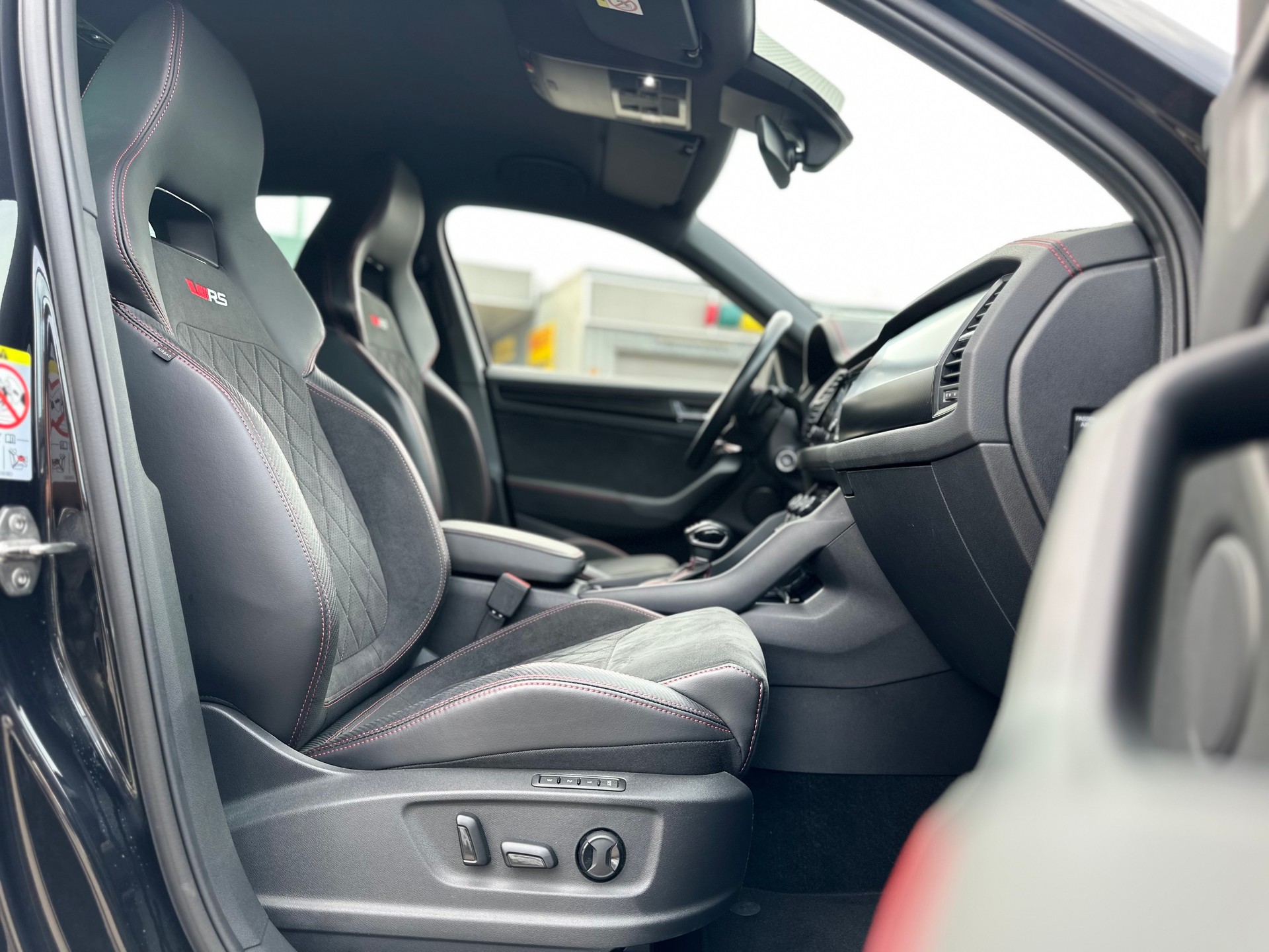 SKODA Kodiaq 2.0 TSI 4x4 RS-image-13