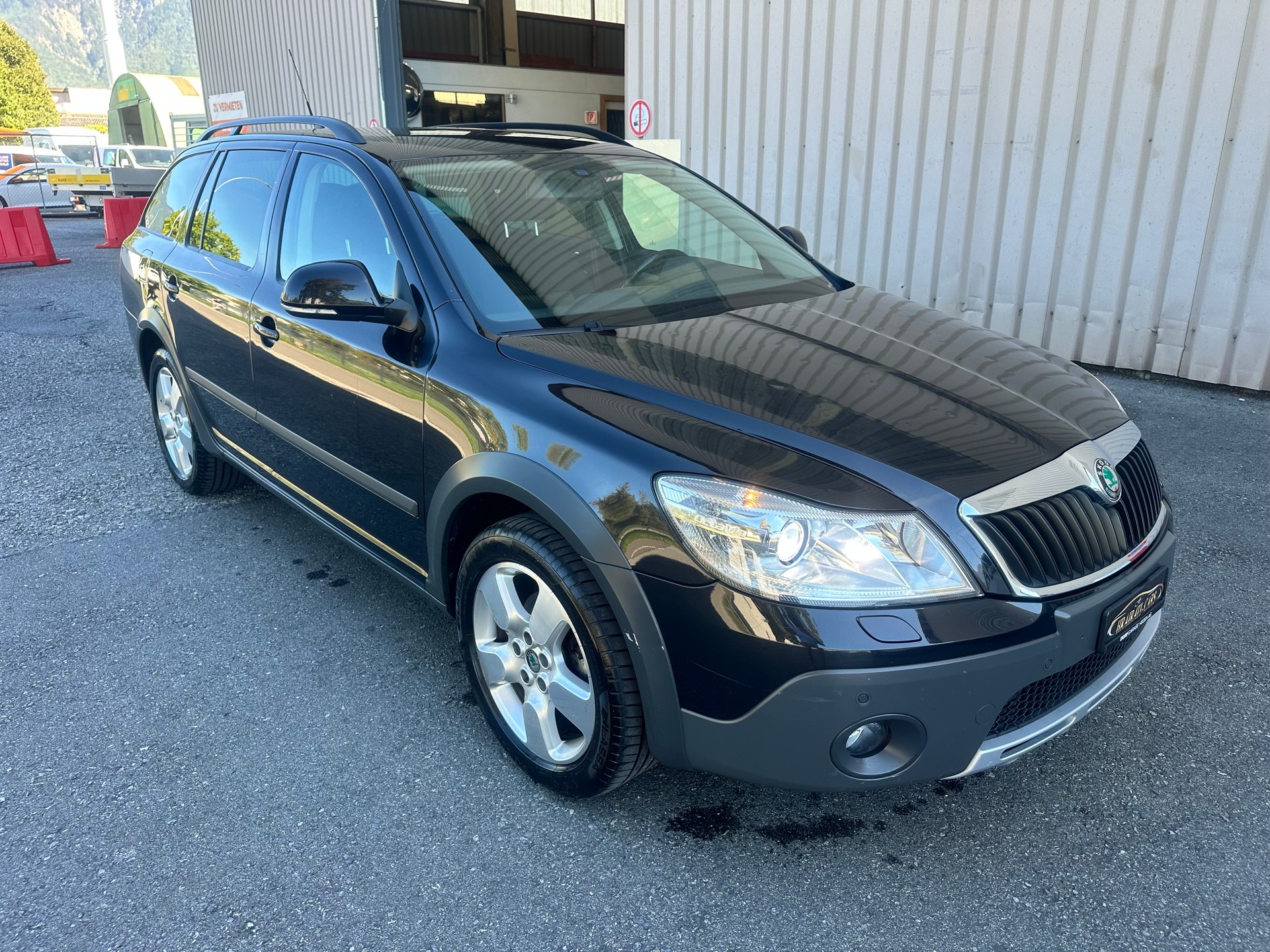 SKODA Octavia Combi 1.8 TSI Scout 4x4-image-1