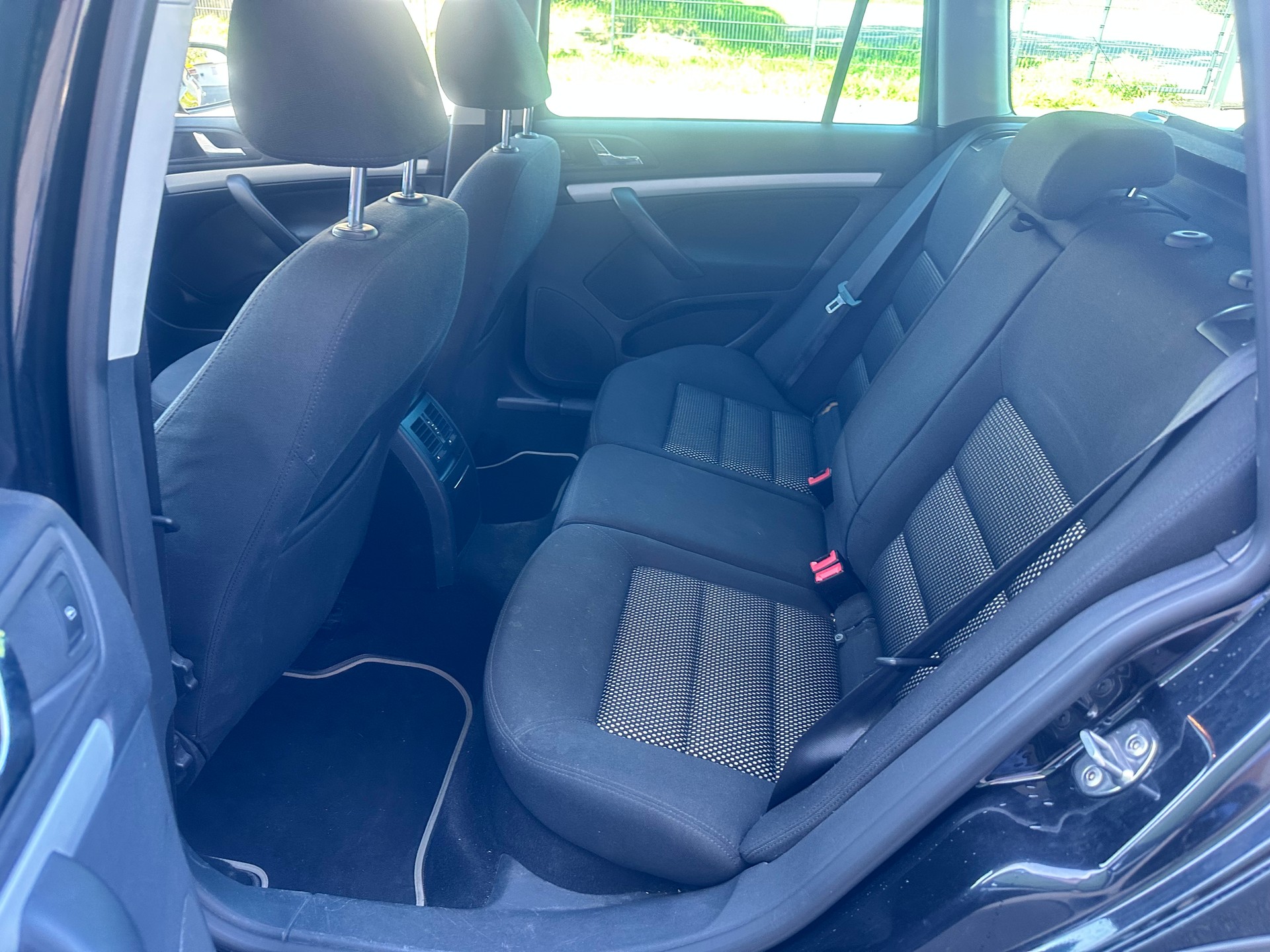 SKODA Octavia Combi 1.8 TSI Scout 4x4-image-14