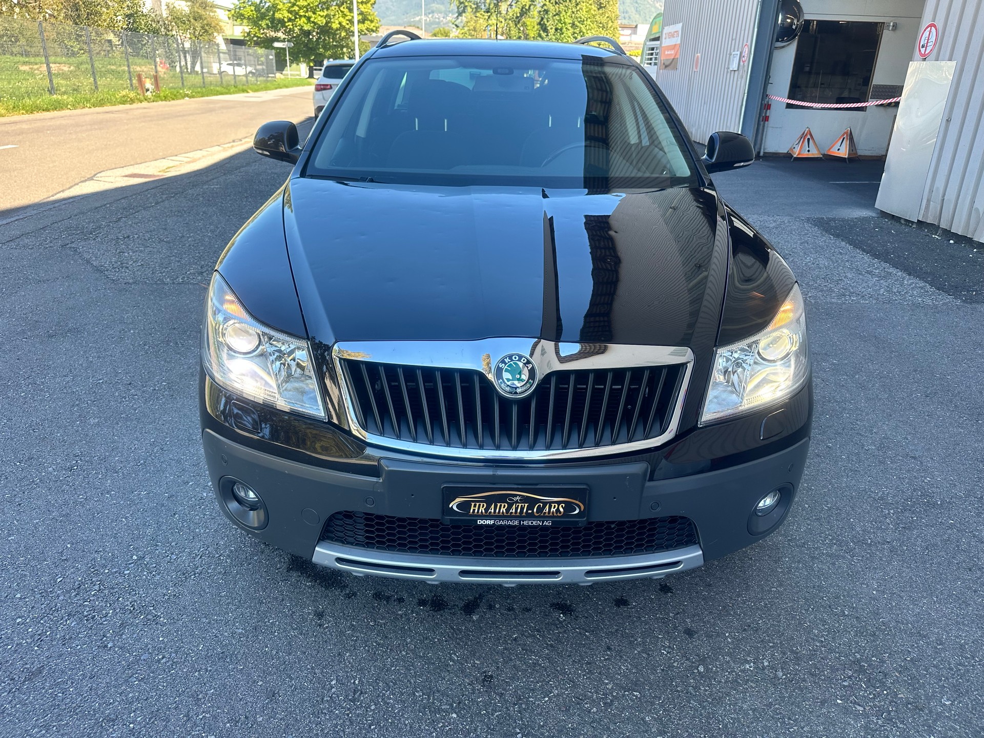 SKODA Octavia Combi 1.8 TSI Scout 4x4-image-0