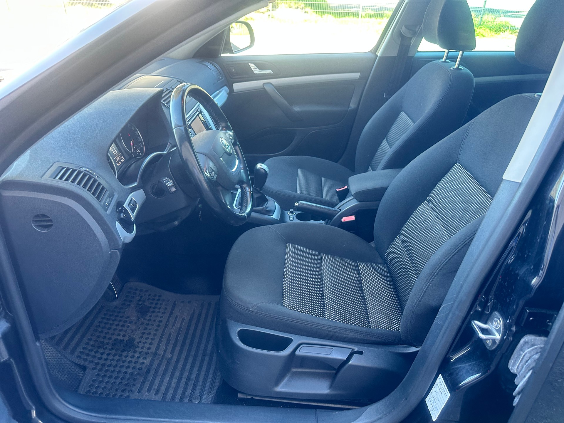 SKODA Octavia Combi 1.8 TSI Scout 4x4-image-13