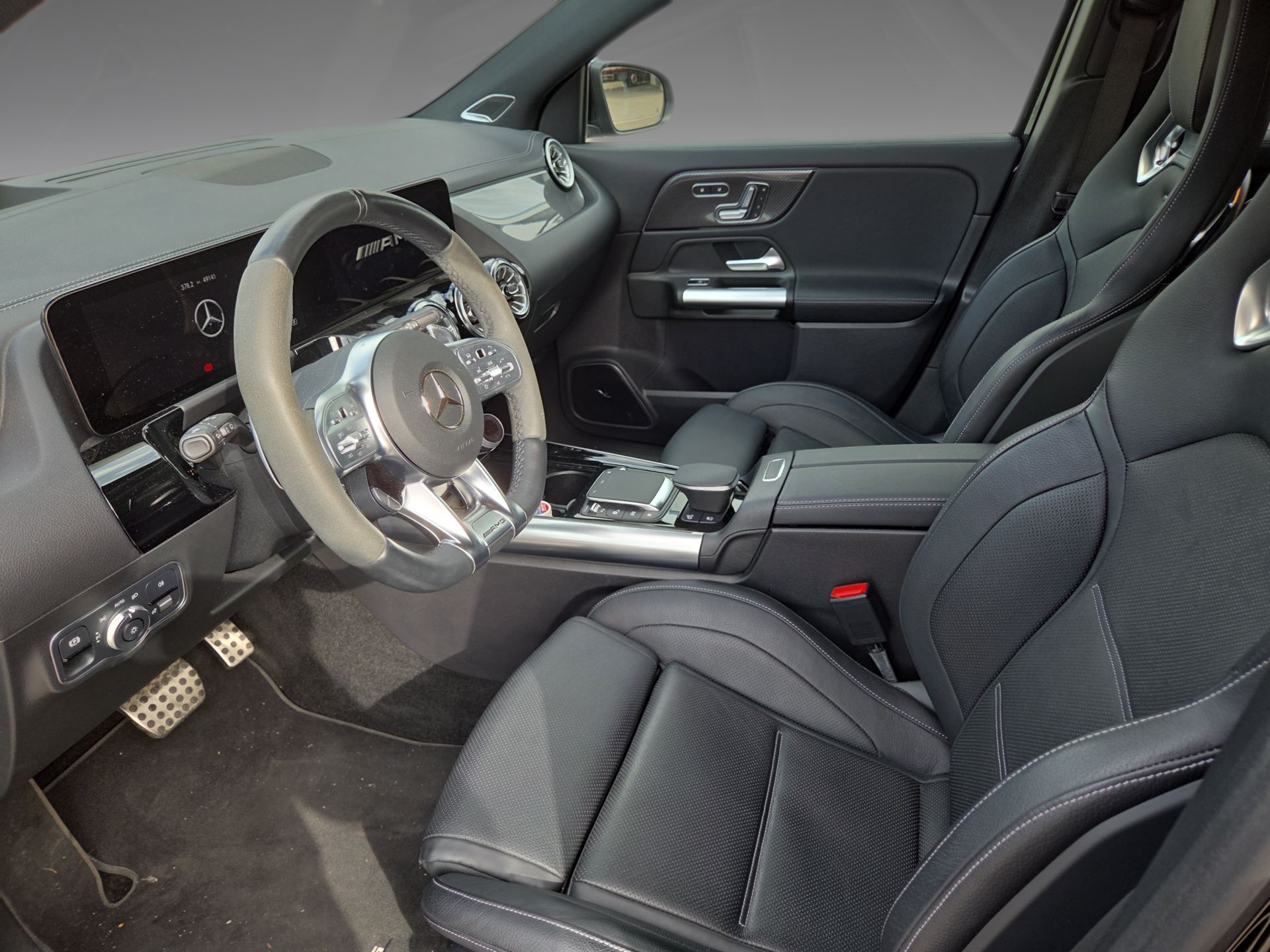 MERCEDES-BENZ GLA 45 S AMG 4Matic+ 8G-Speedshift DCT-image-9
