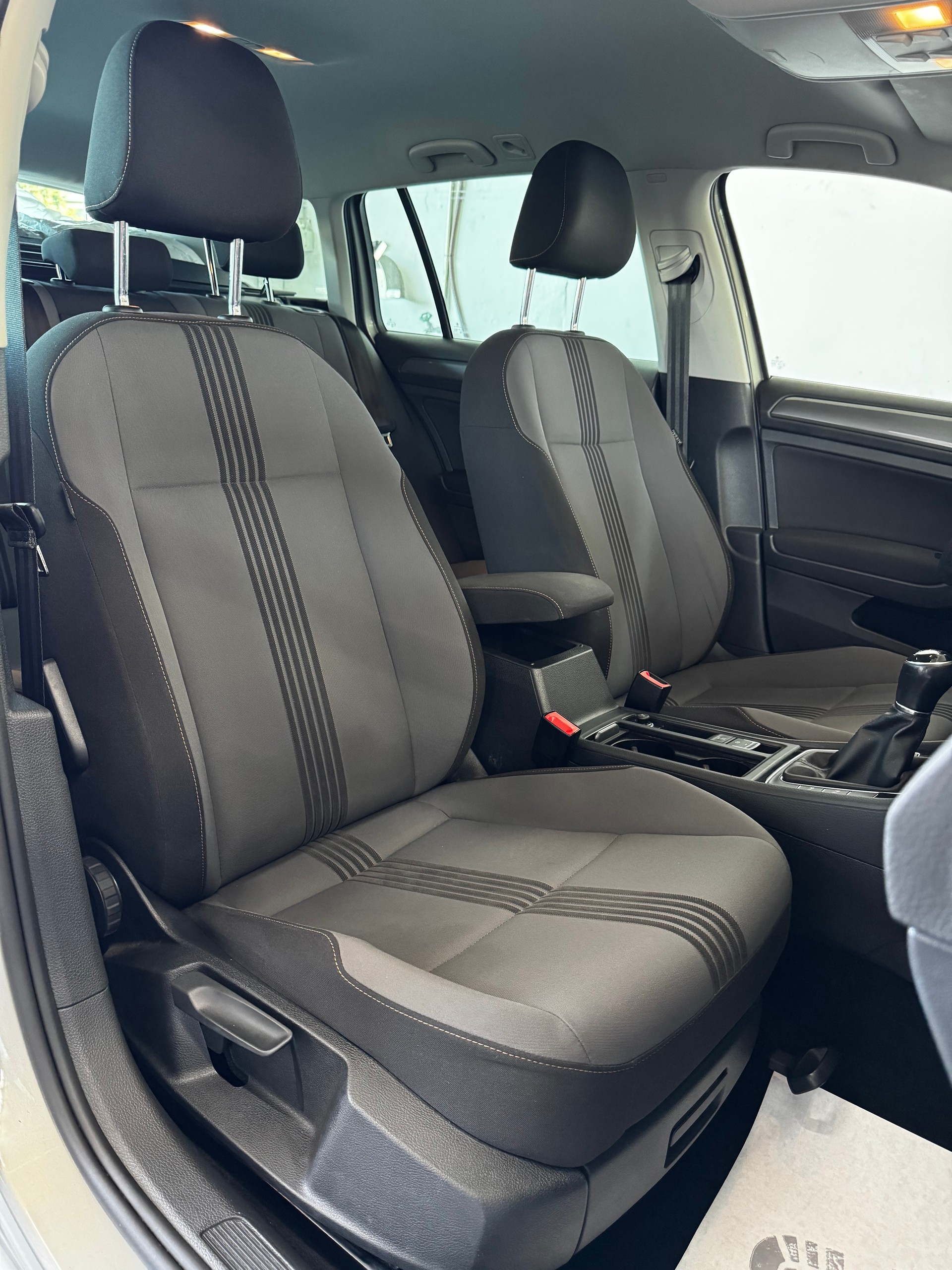 VW Golf Variant 1.6 TDI Allstar 4Motion-image-20