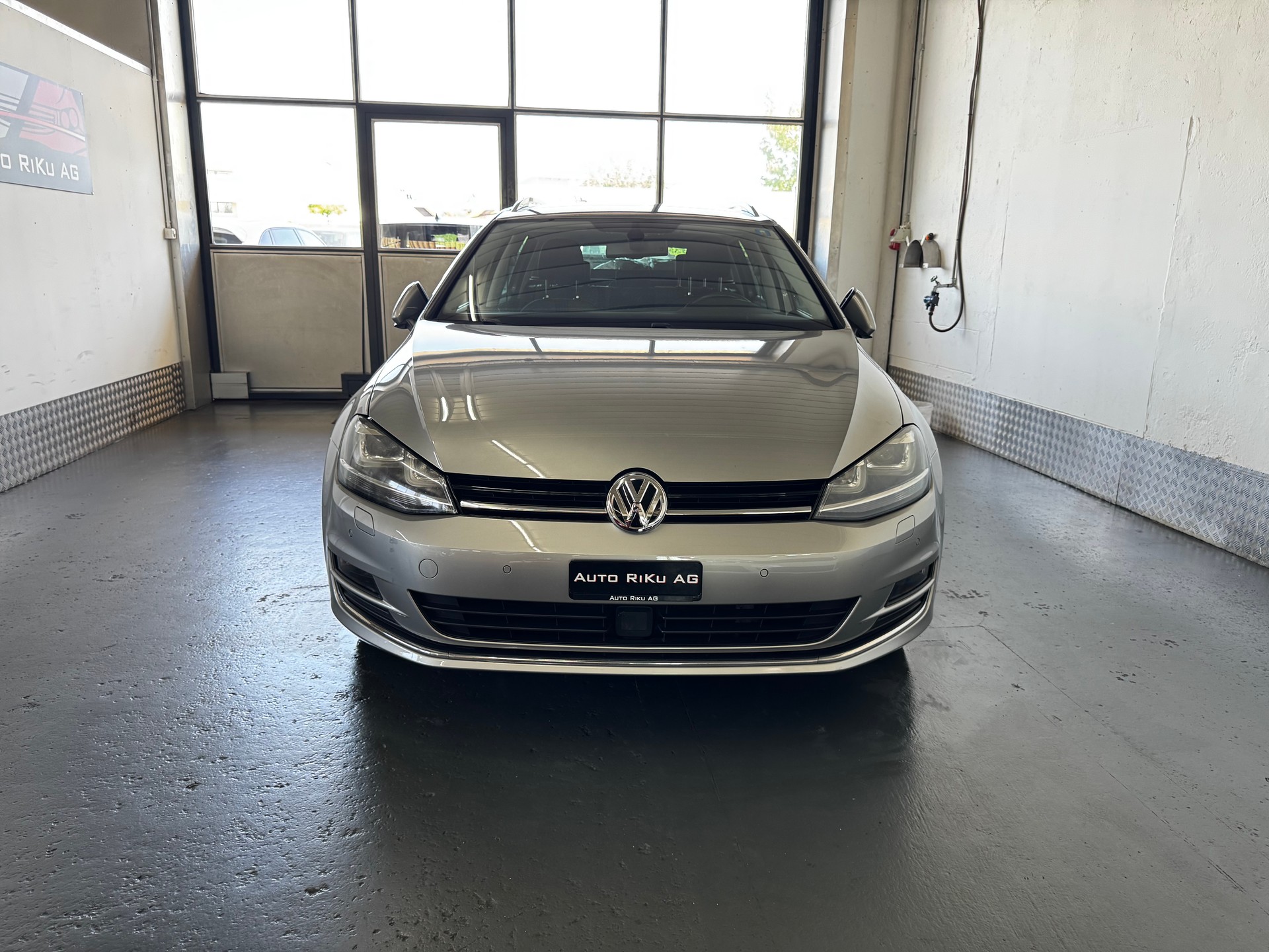 VW Golf Variant 1.6 TDI Allstar 4Motion-image-3