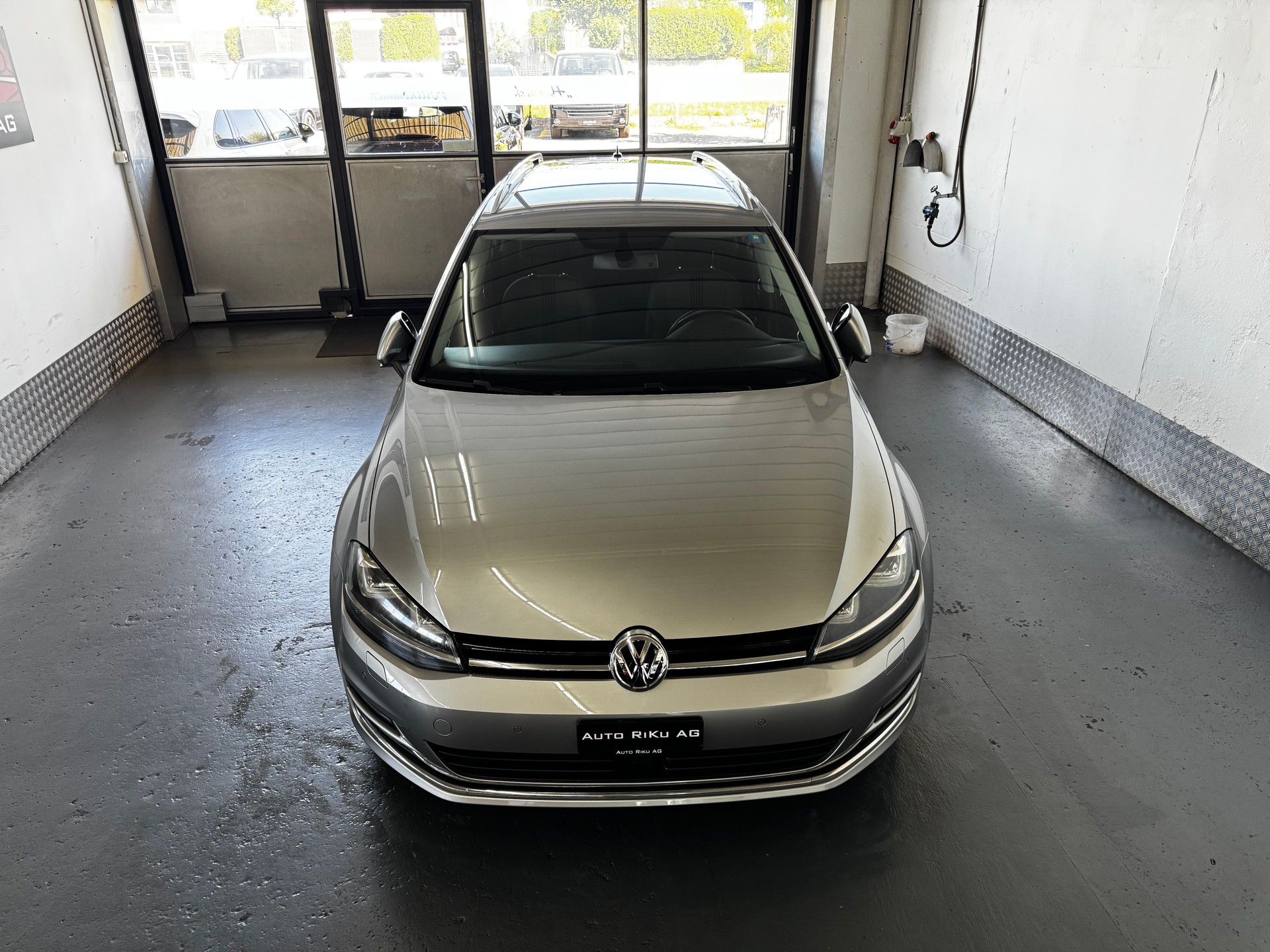 VW Golf Variant 1.6 TDI Allstar 4Motion-image-2