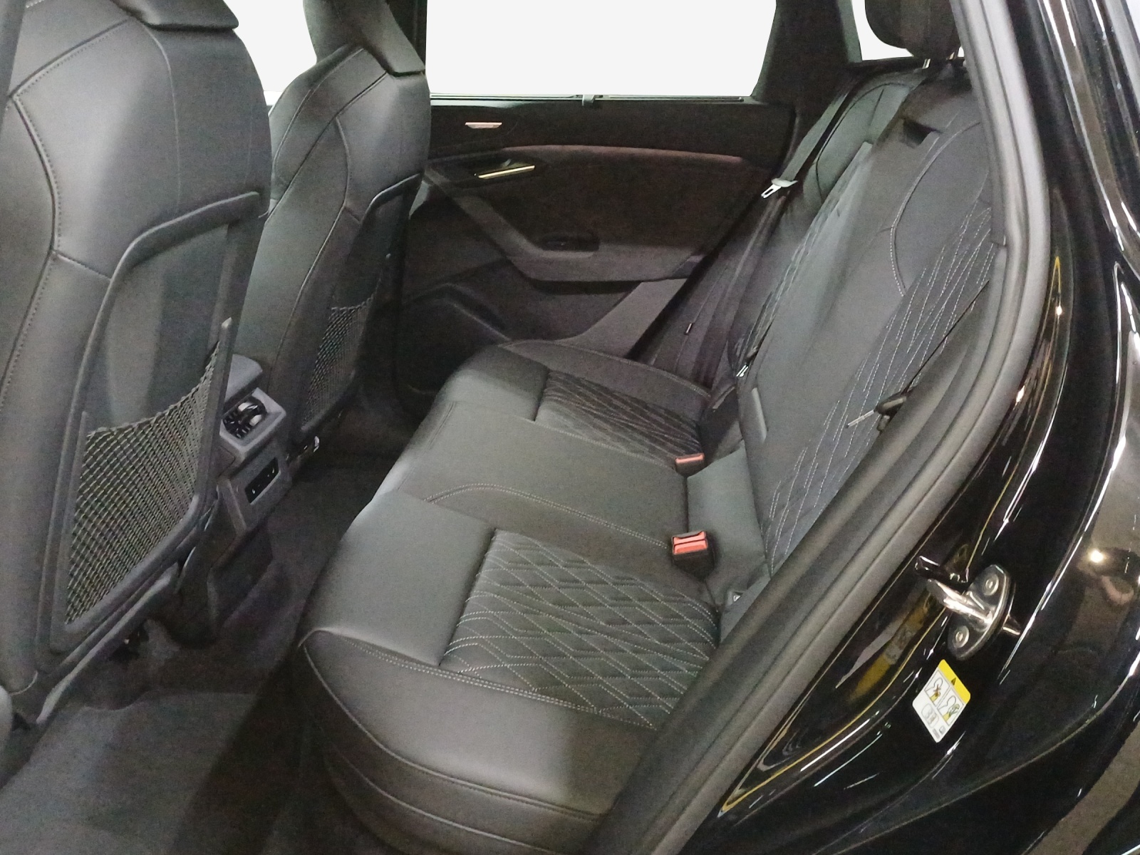 AUDI SQ6 e-tron quattro-image-11