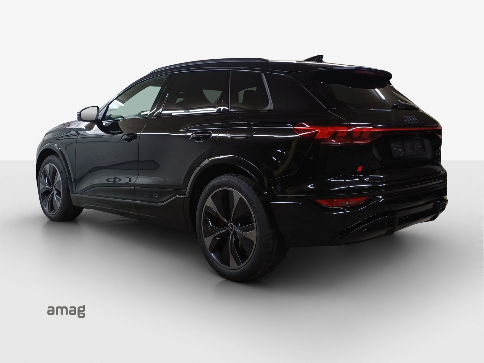 AUDI SQ6 e-tron quattro-showroom-element-2
