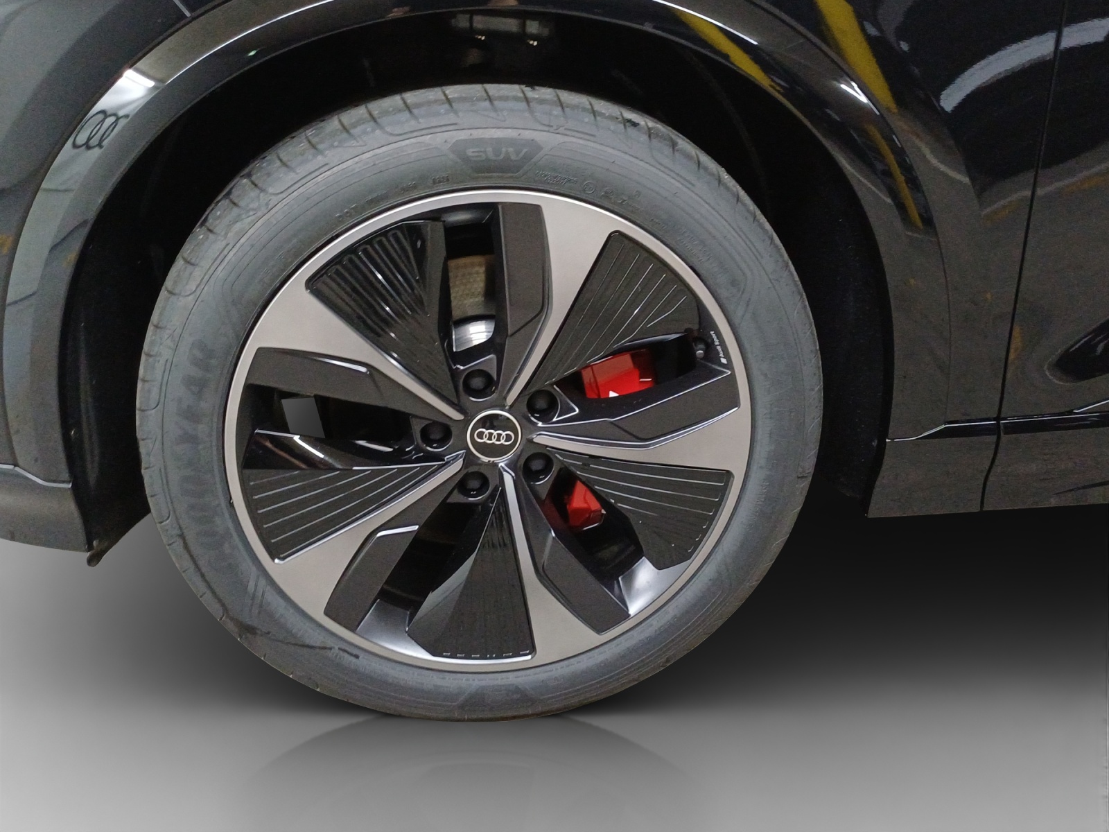 AUDI SQ6 e-tron quattro-image-15
