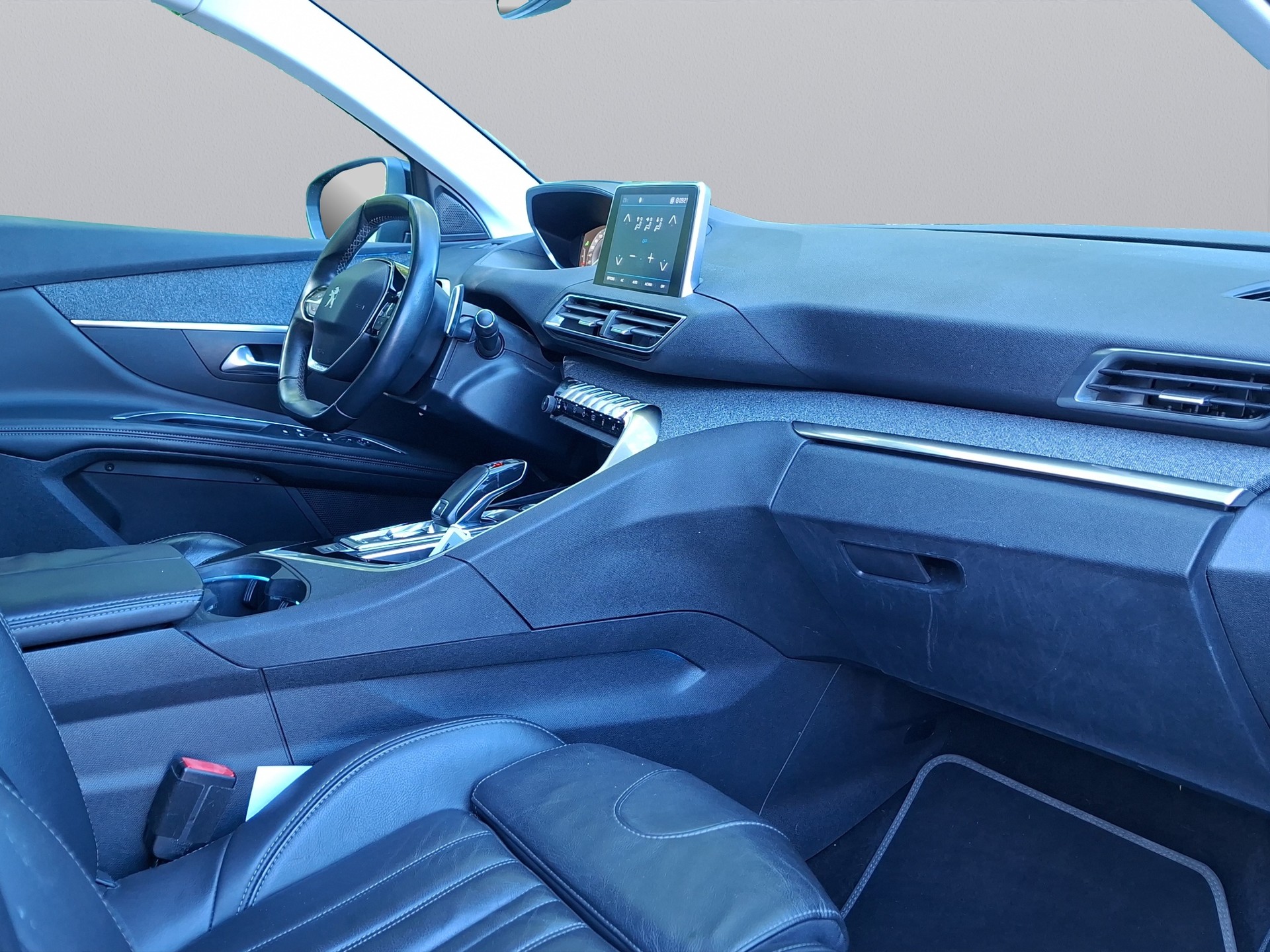 PEUGEOT 5008 1.6 THP Allure EAT-image-15