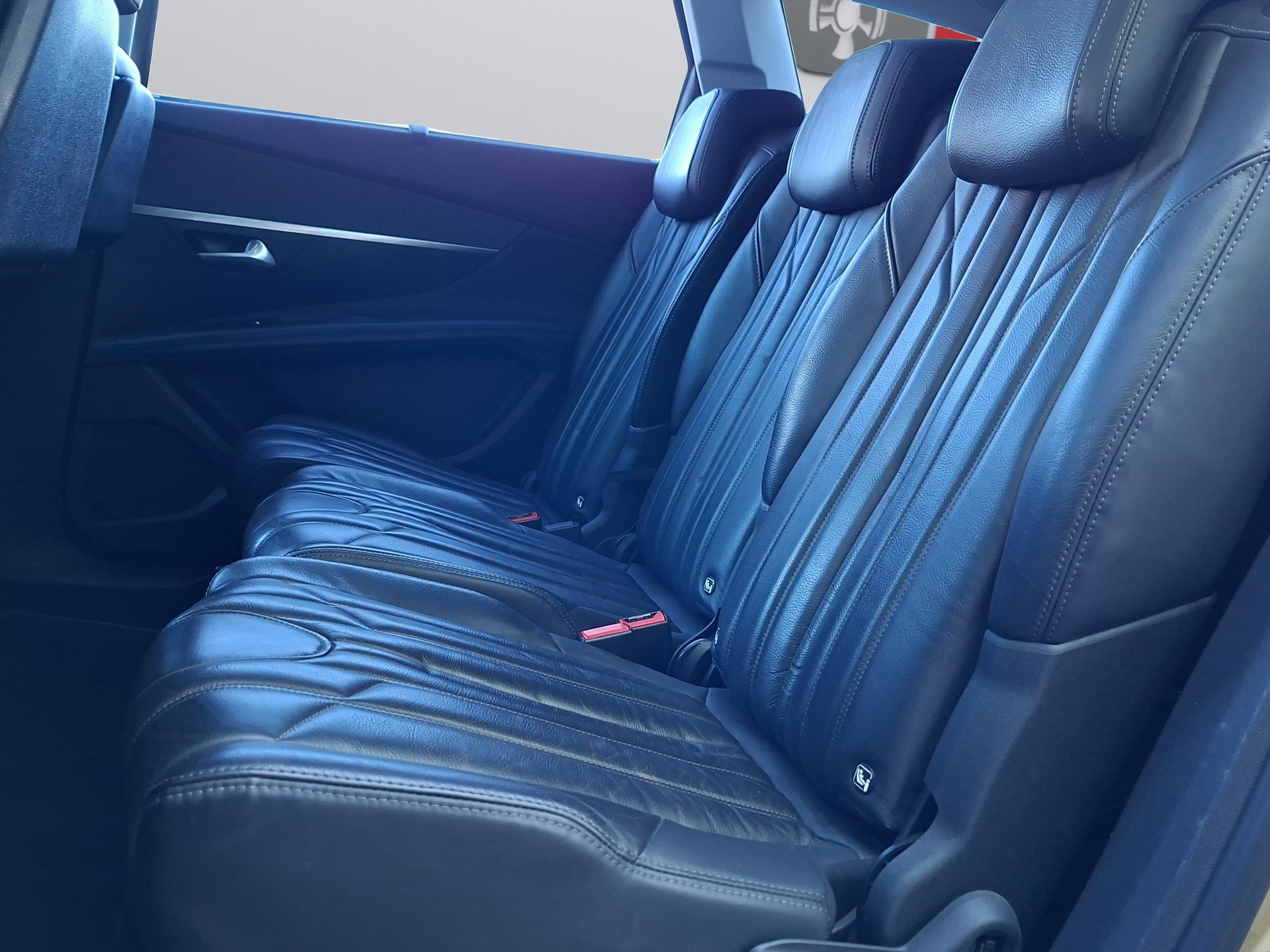 PEUGEOT 5008 1.6 THP Allure EAT-image-14