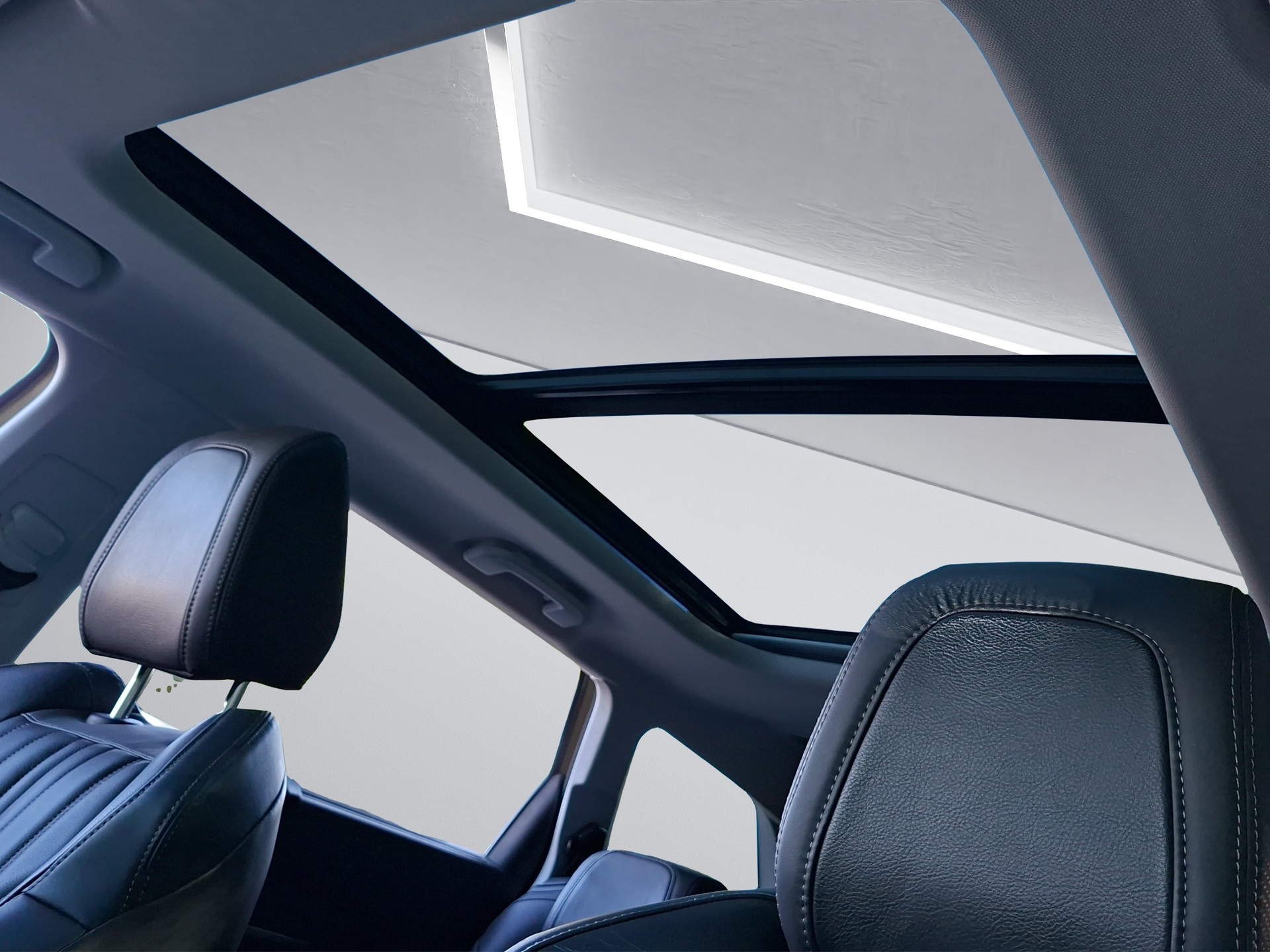 PEUGEOT 5008 1.6 THP Allure EAT-image-19