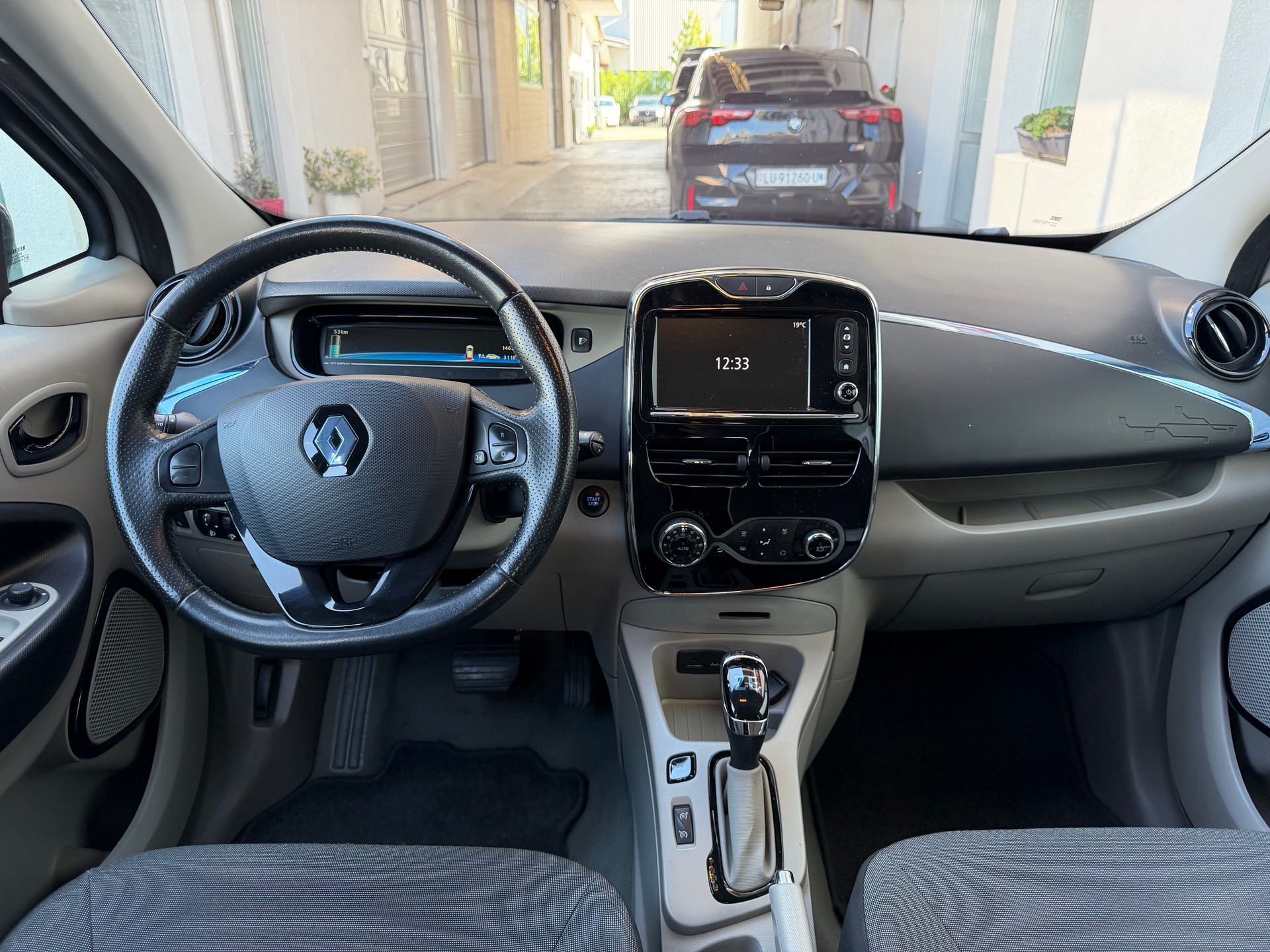 RENAULT ZOE-image-9