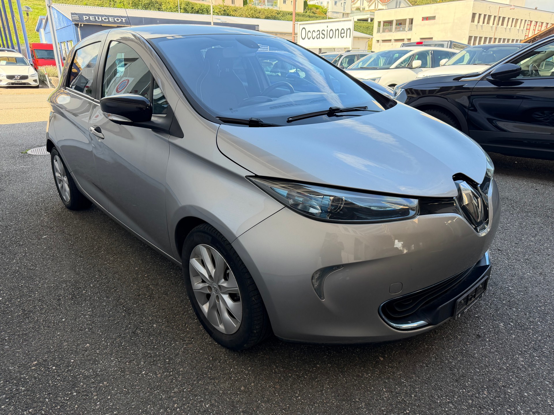 RENAULT ZOE-image-1