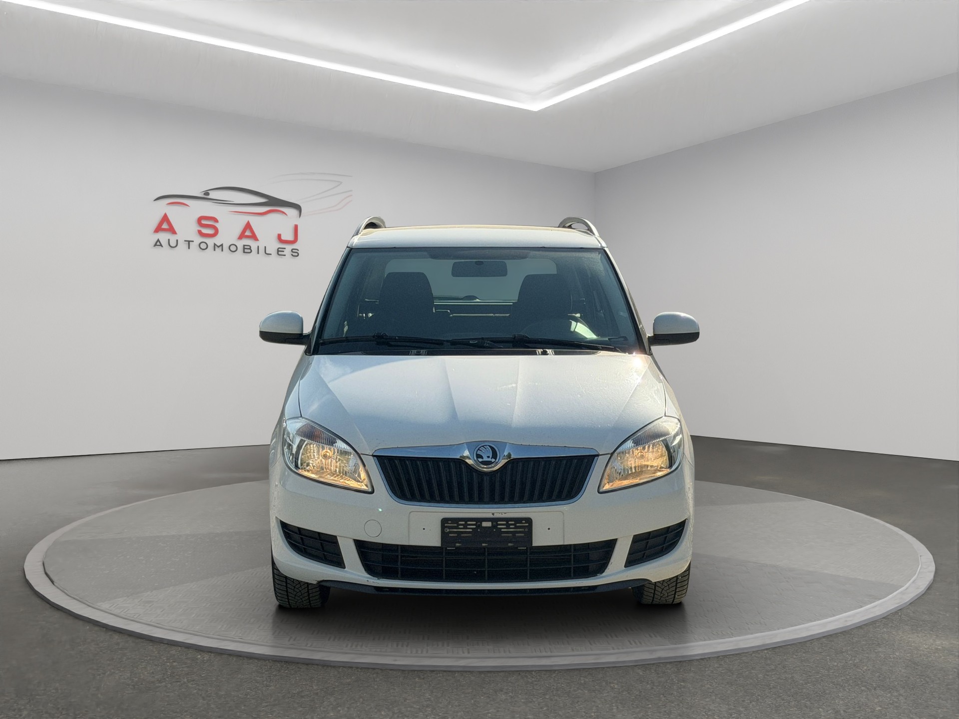 SKODA Fabia 1.2 TSI Family-image-1