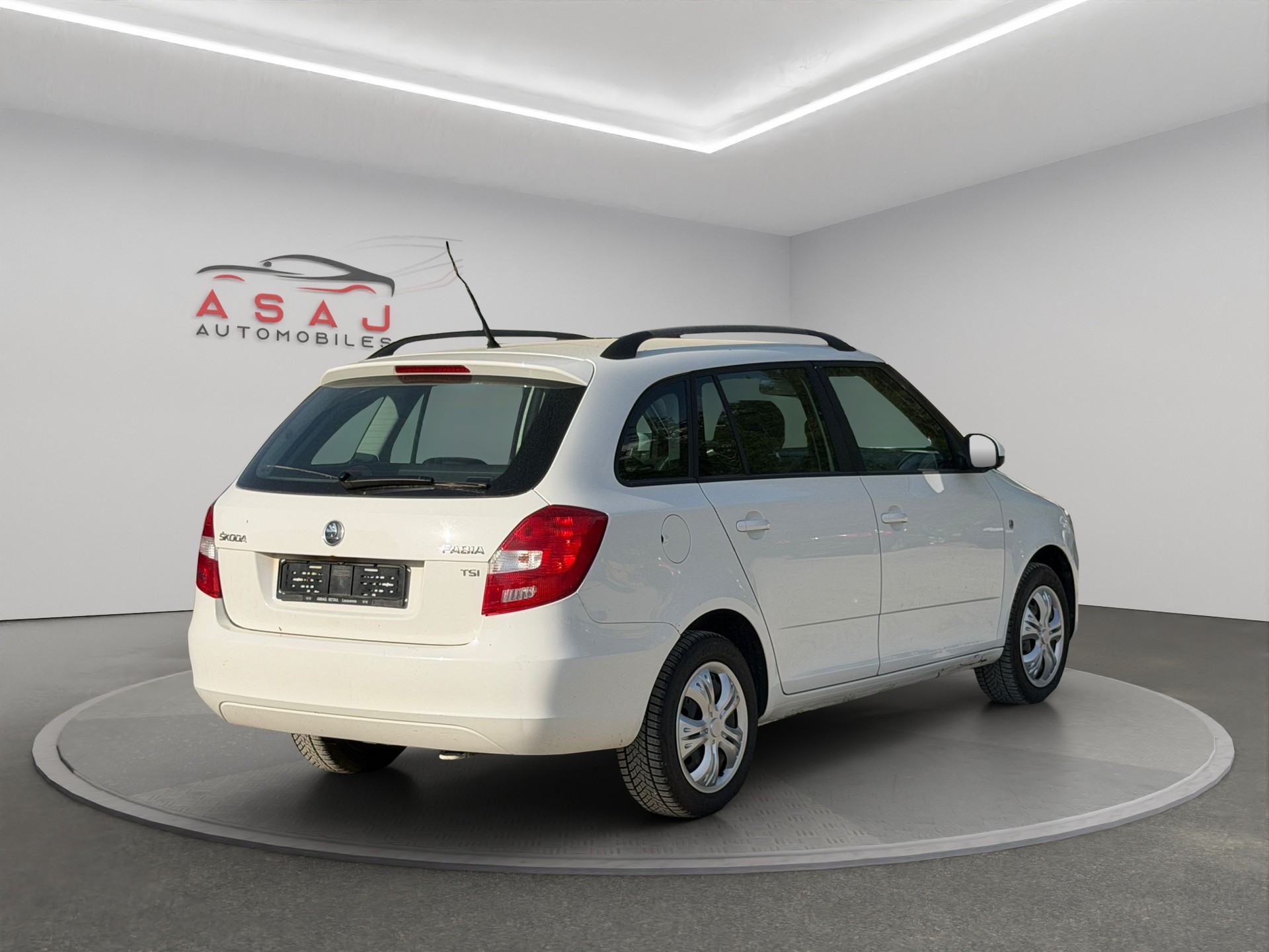 SKODA Fabia 1.2 TSI Family-image-6