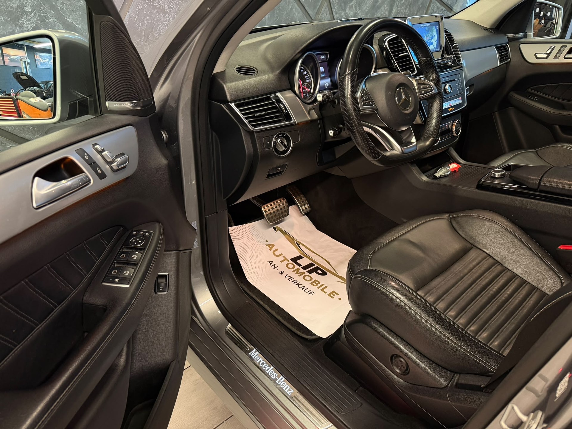 MERCEDES-BENZ GLE 350 d 4Matic 9G-Tronic AMG-Line-image-9