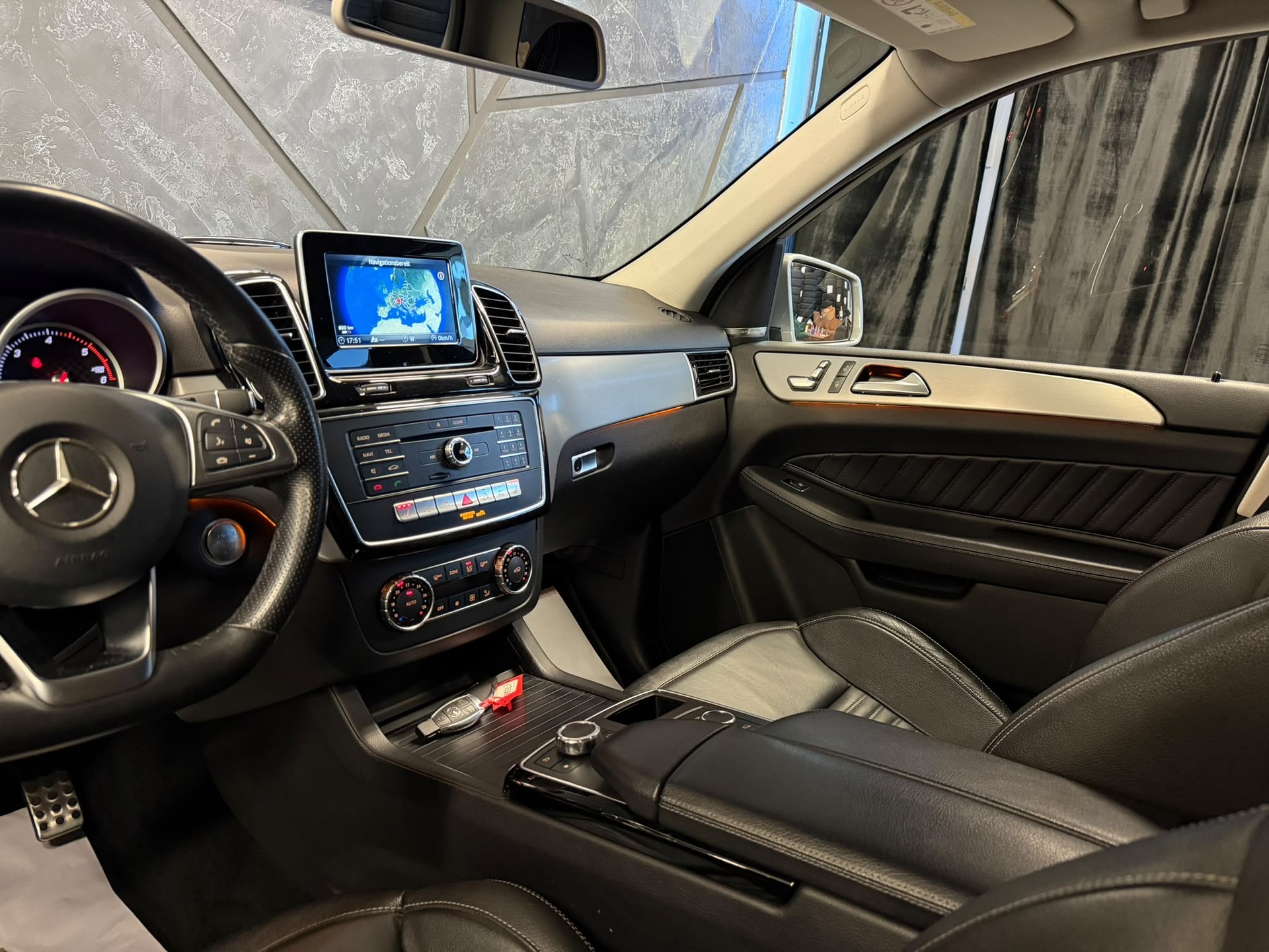 MERCEDES-BENZ GLE 350 d 4Matic 9G-Tronic AMG-Line-image-10