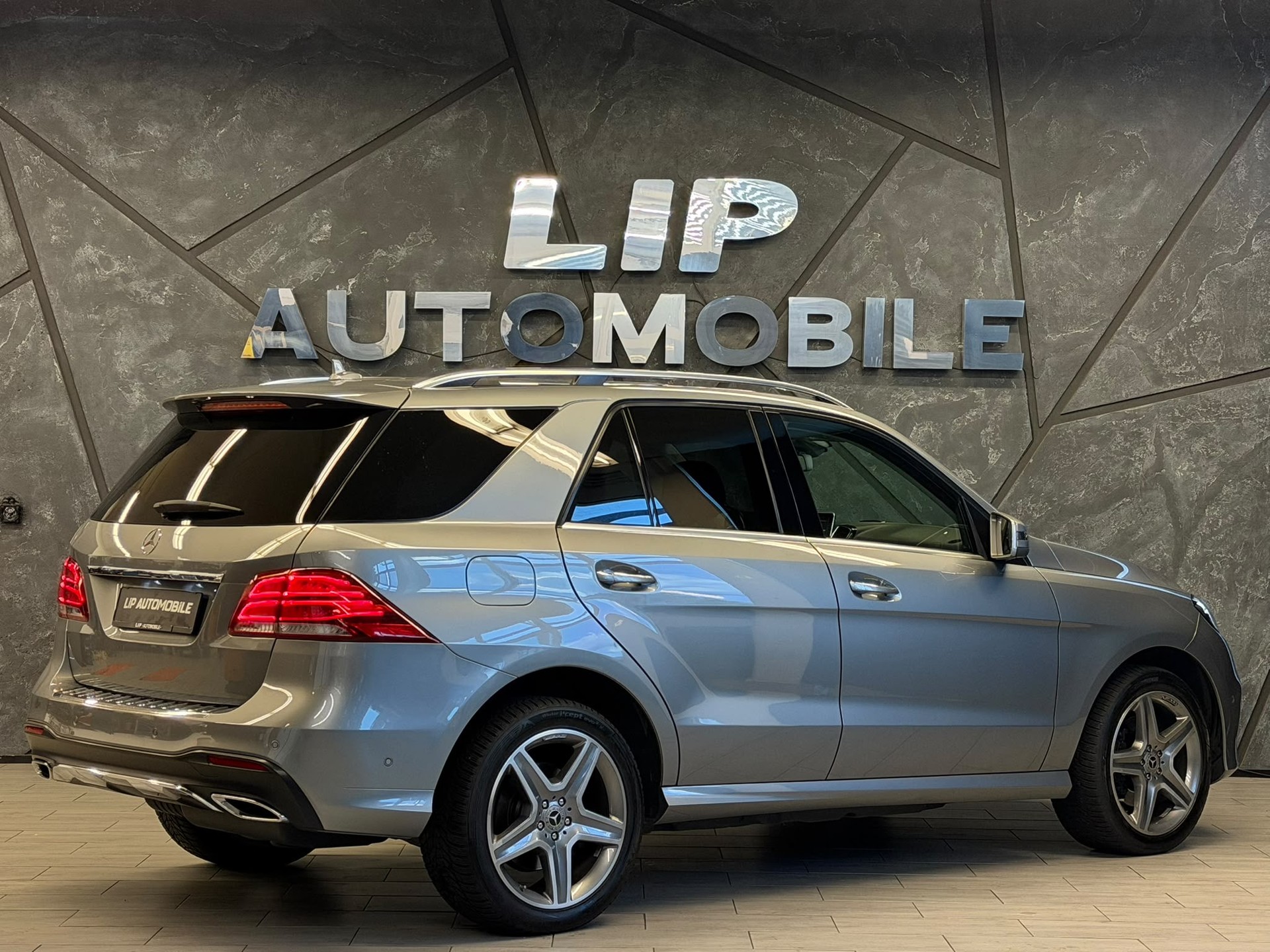 MERCEDES-BENZ GLE 350 d 4Matic 9G-Tronic AMG-Line-image-6