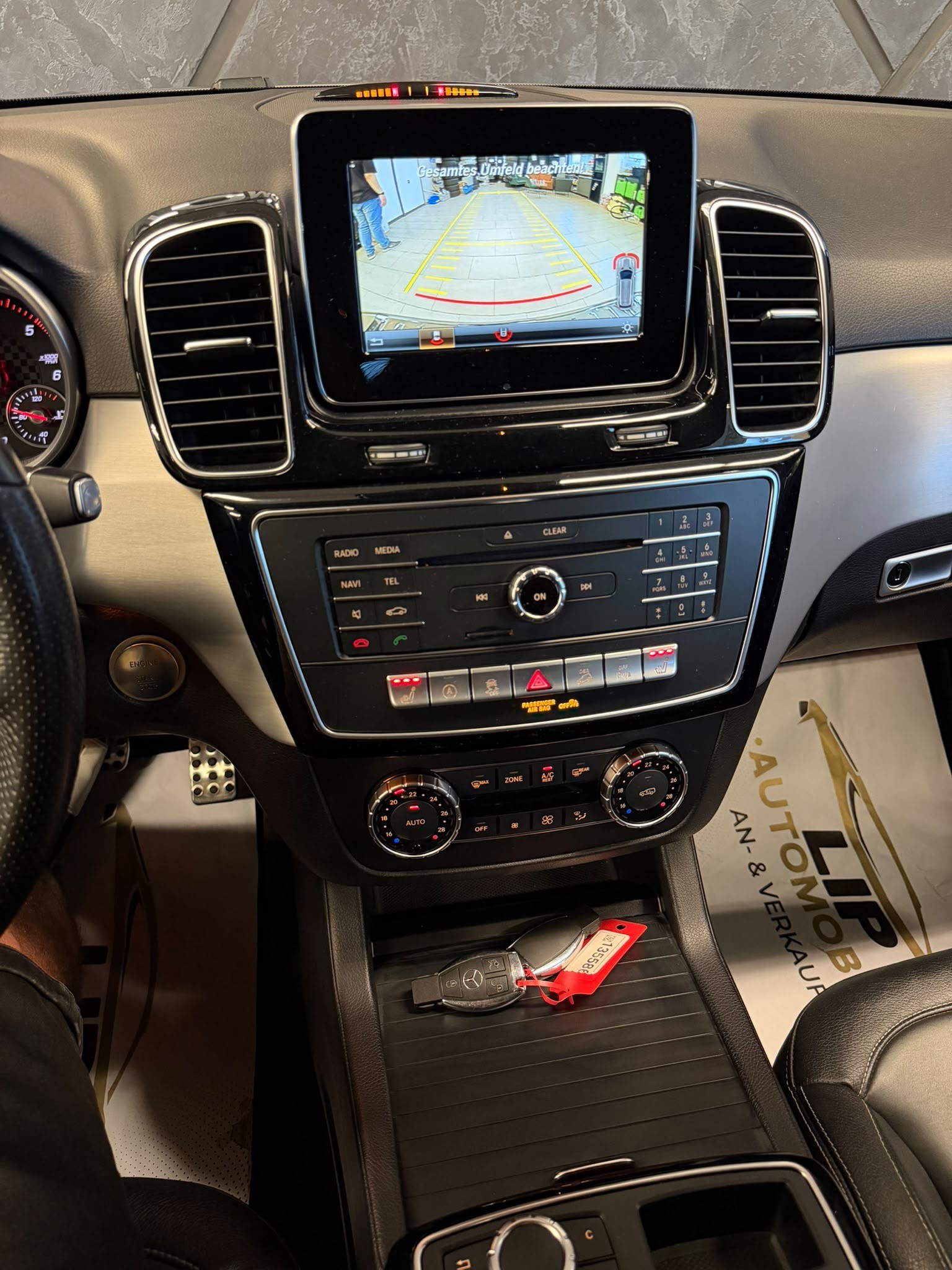 MERCEDES-BENZ GLE 350 d 4Matic 9G-Tronic AMG-Line-image-12