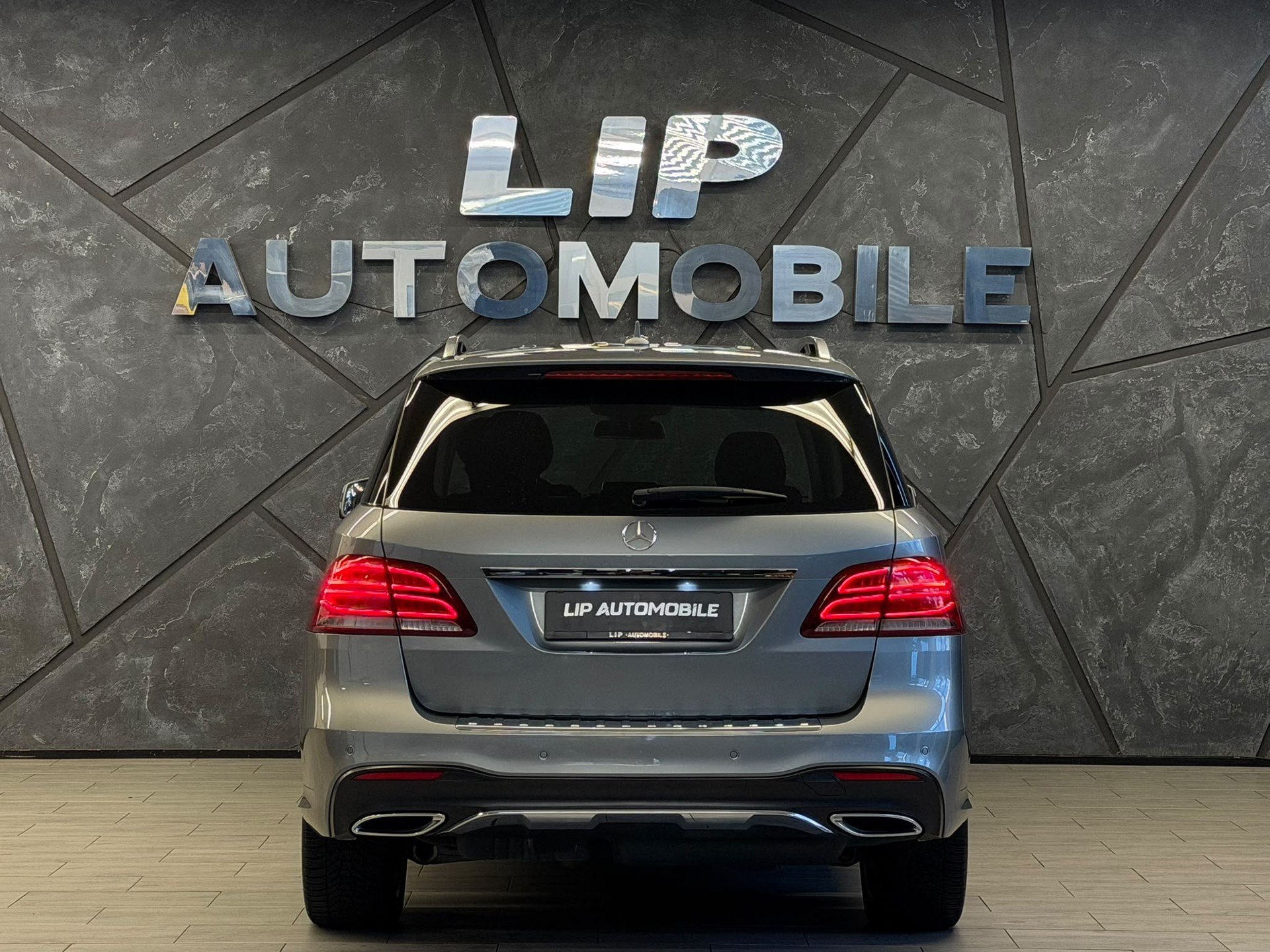 MERCEDES-BENZ GLE 350 d 4Matic 9G-Tronic AMG-Line-image-5