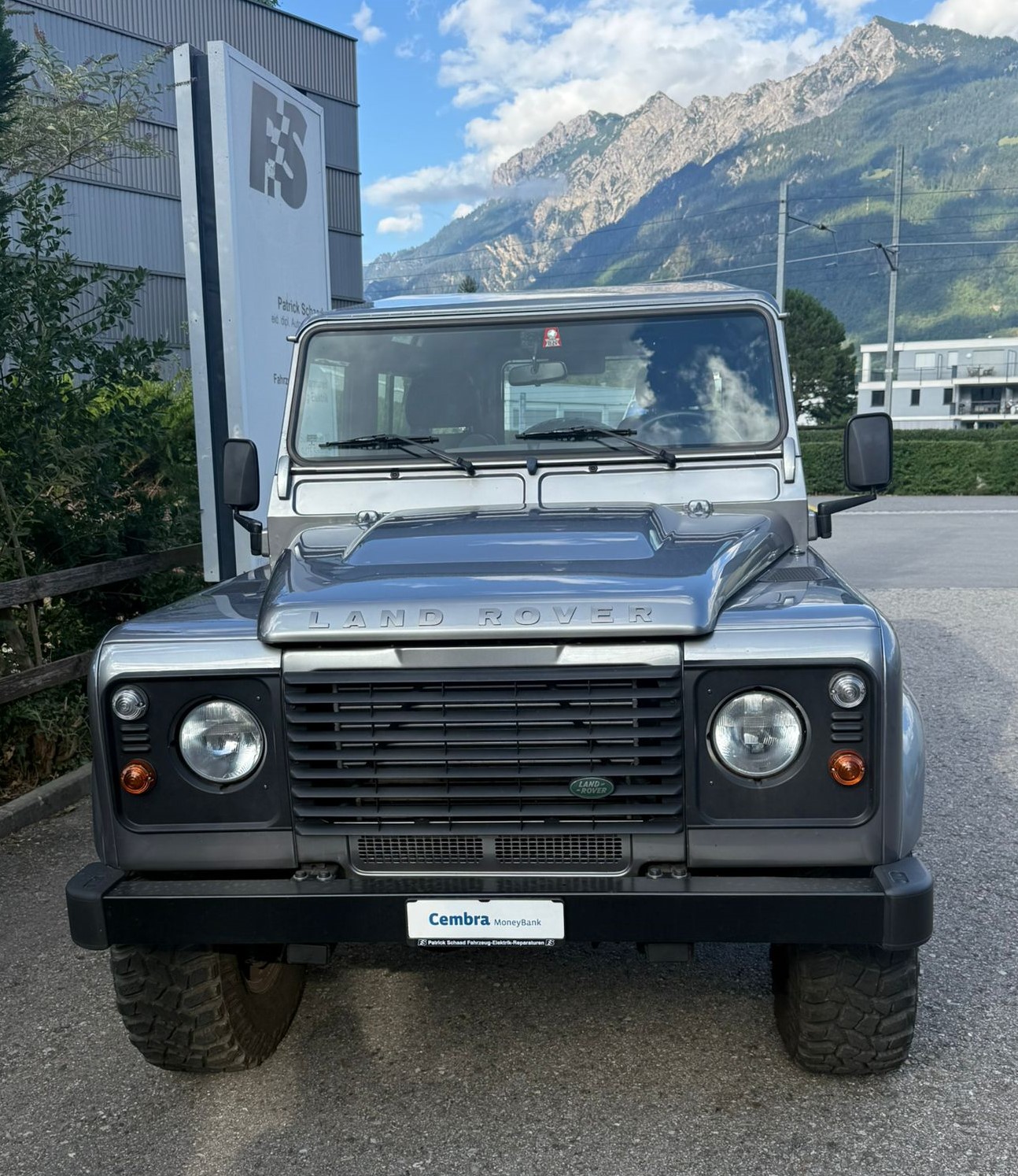 LAND ROVER Defender 90 2.2 TD4 Station Wagon-image-1