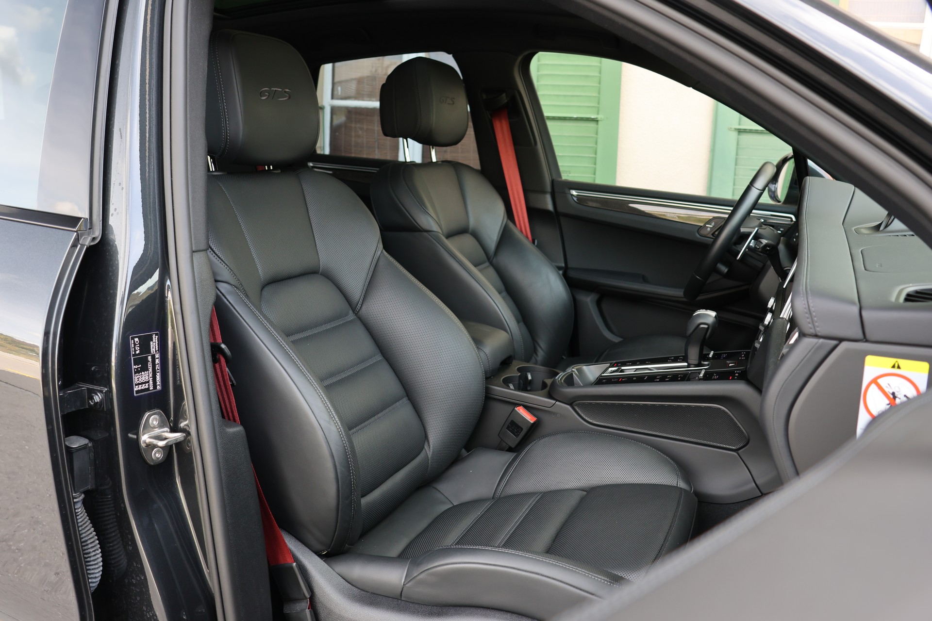 PORSCHE Macan GTS PDK EXPORT-image-10