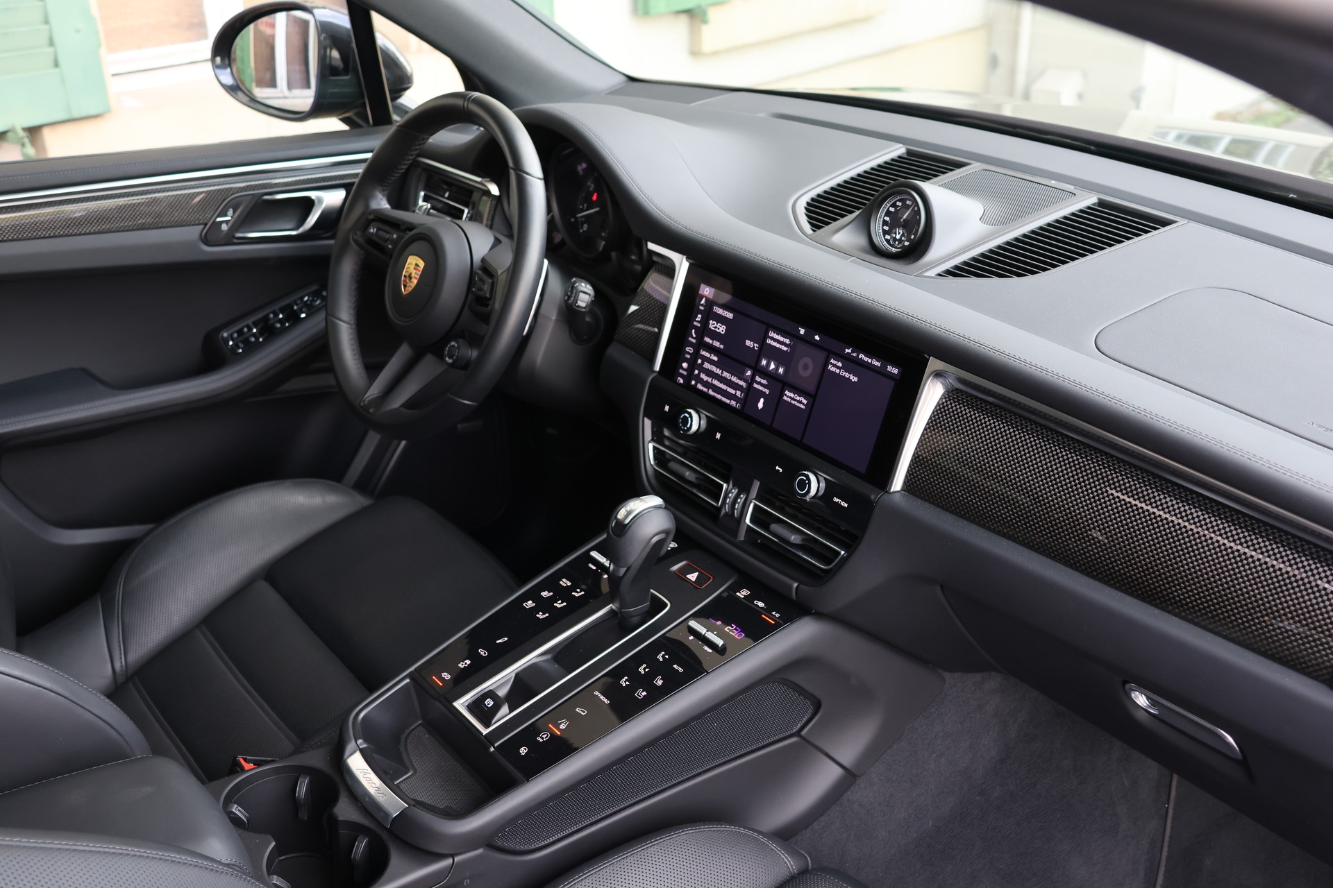 PORSCHE Macan GTS PDK EXPORT-image-8