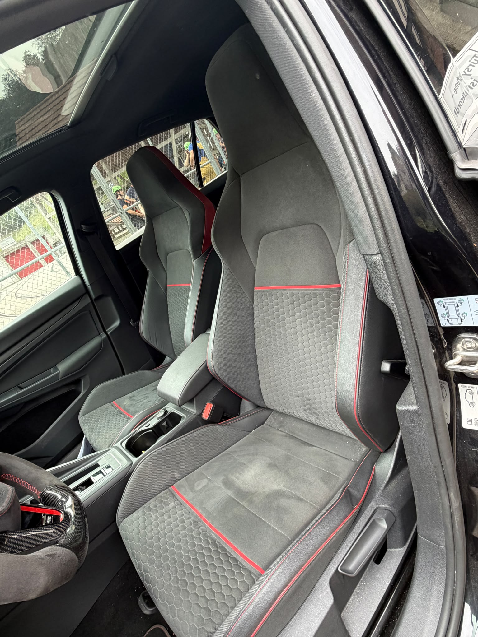 VW Golf 2.0 TSI GTI Clubsport DSG-image-4