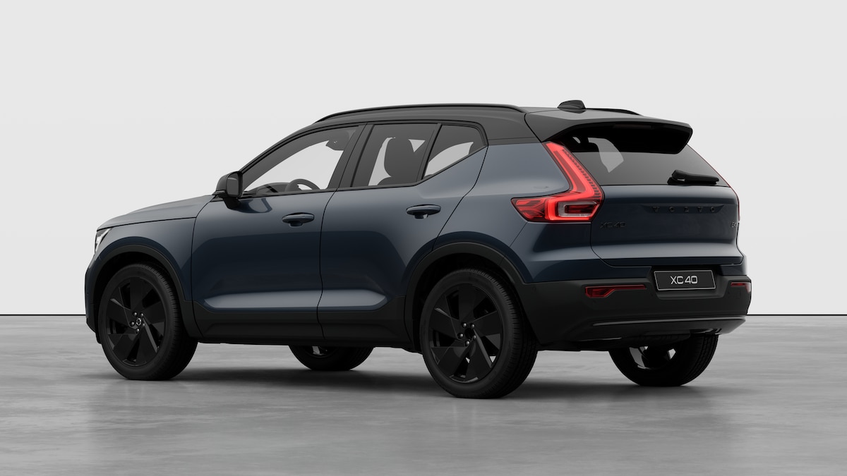 VOLVO XC40 2.0 B4 MH Black Edition-image-1